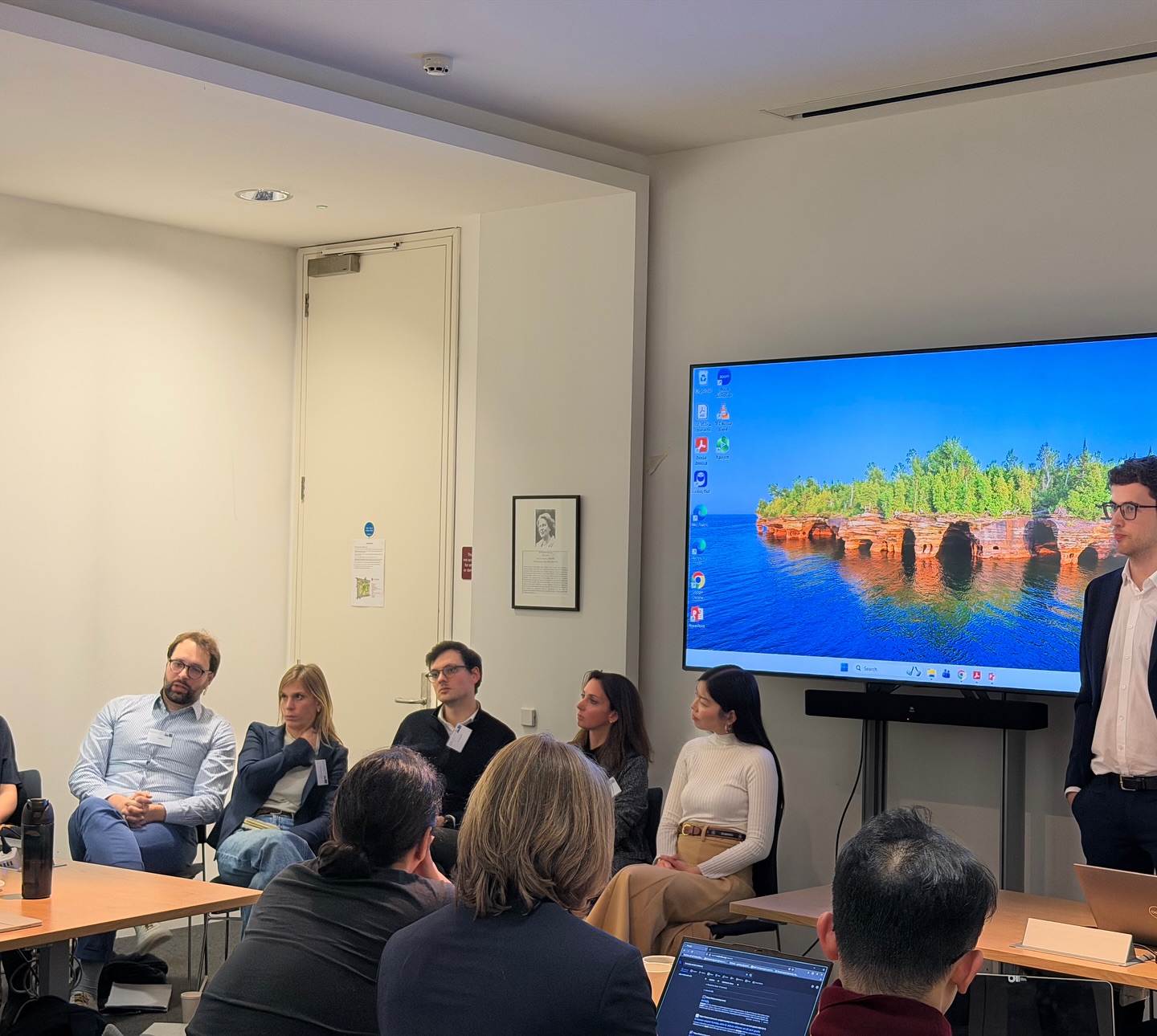 Oxford Internet Institute, University of Oxford - Delighted to welcome ...