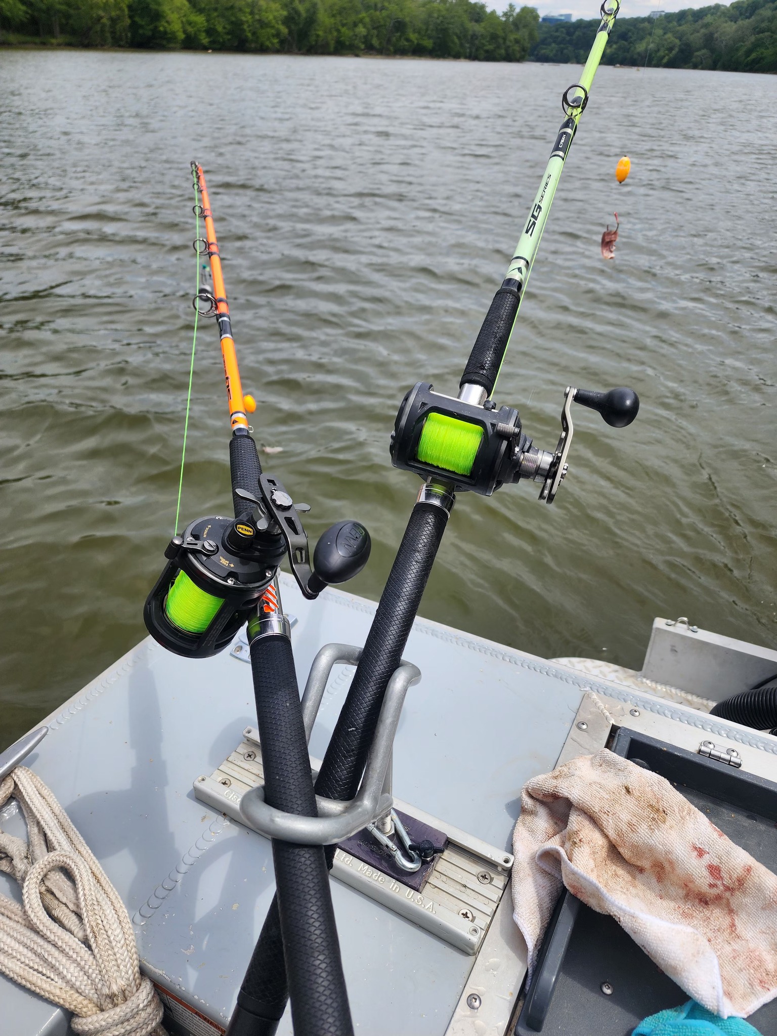 charm yee fishing lures CharmYee Bass Lure Set of 3 Multi Jointed Fishing Realistic Hard Bait for Trout and Perch Sports & Outdoors #EF80 Color:Daydream this fishing lure kit Discount Fly Fishing Reels,