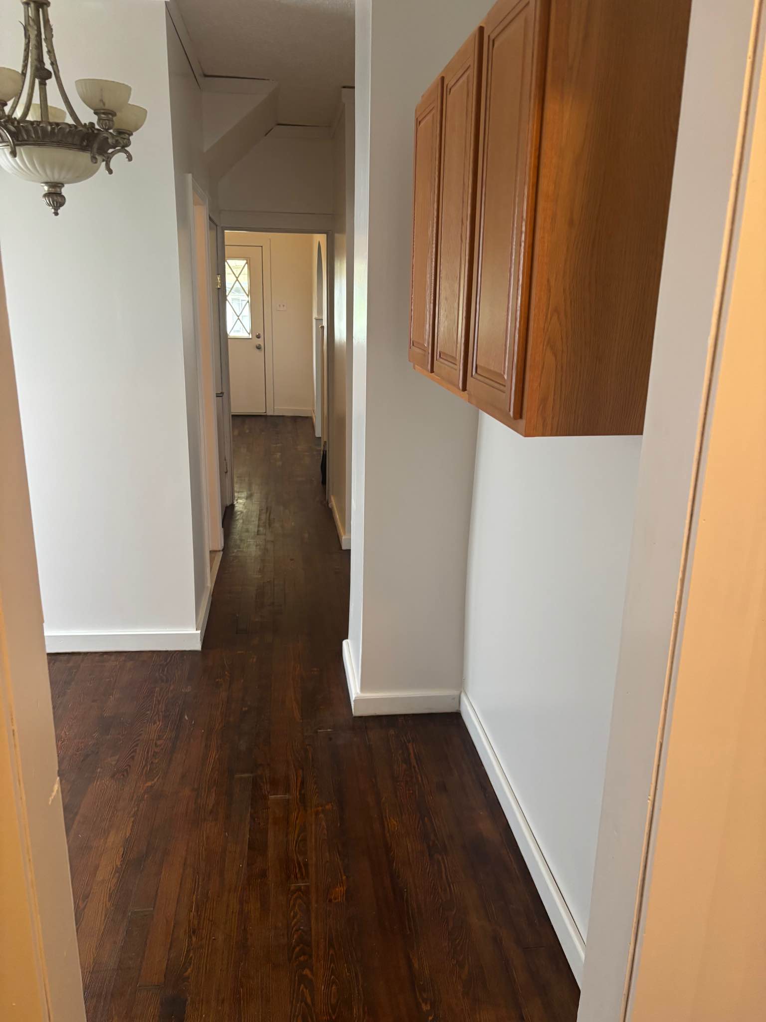 3 Beds 1.5 Baths - House