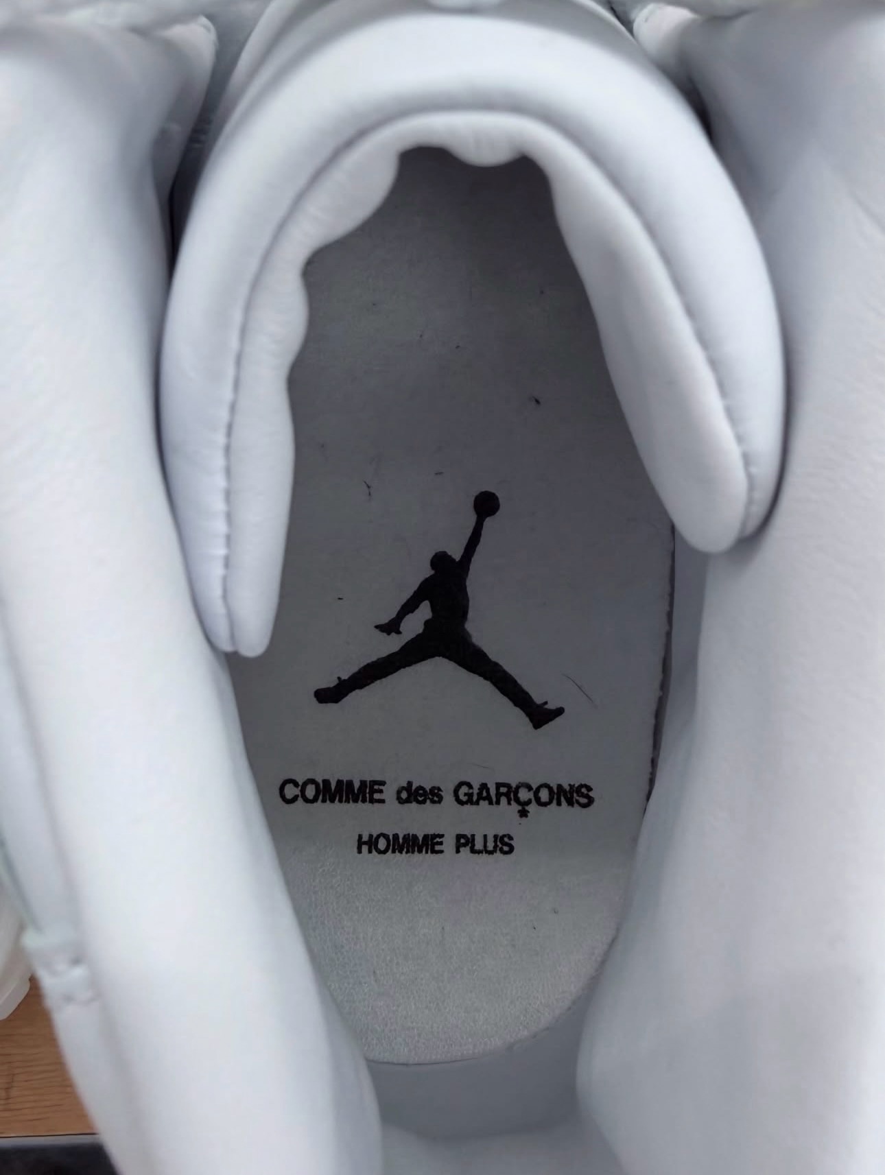 Here is a First Look at the Comme des Garçons Air Jordan 11 : What