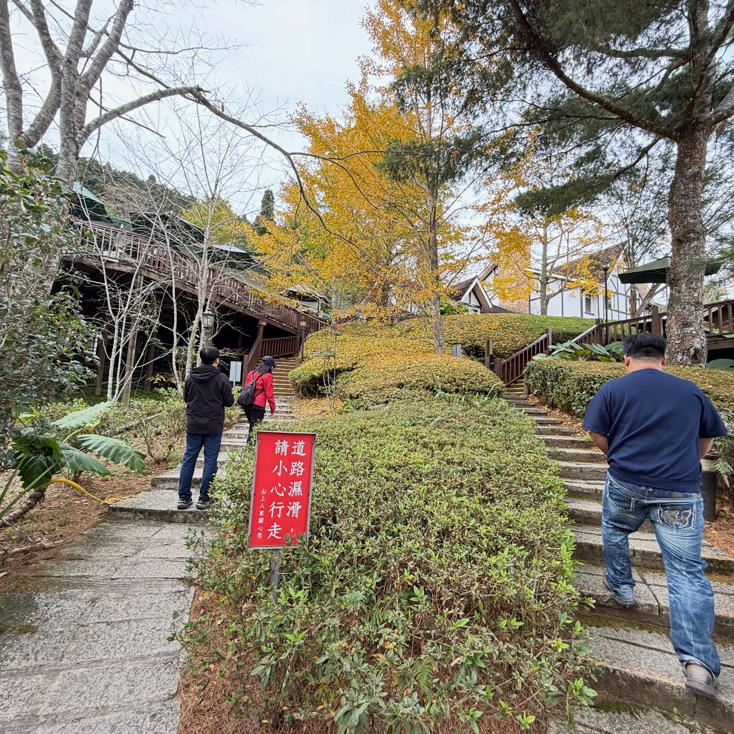 旅充小日子 - 一年一度的士林官邸鬱金香展又要開跑了，今年從2021年2月25日-2021年3月7日，為期11天，剛好碰到228連假，想必又是 ...