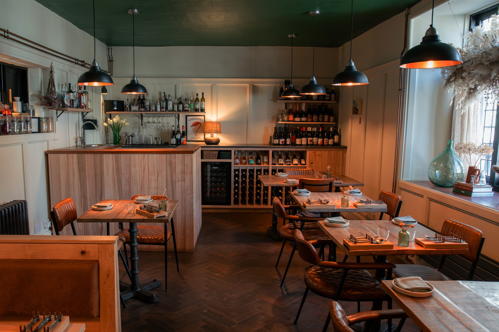 Chapters Restaurant | Hay