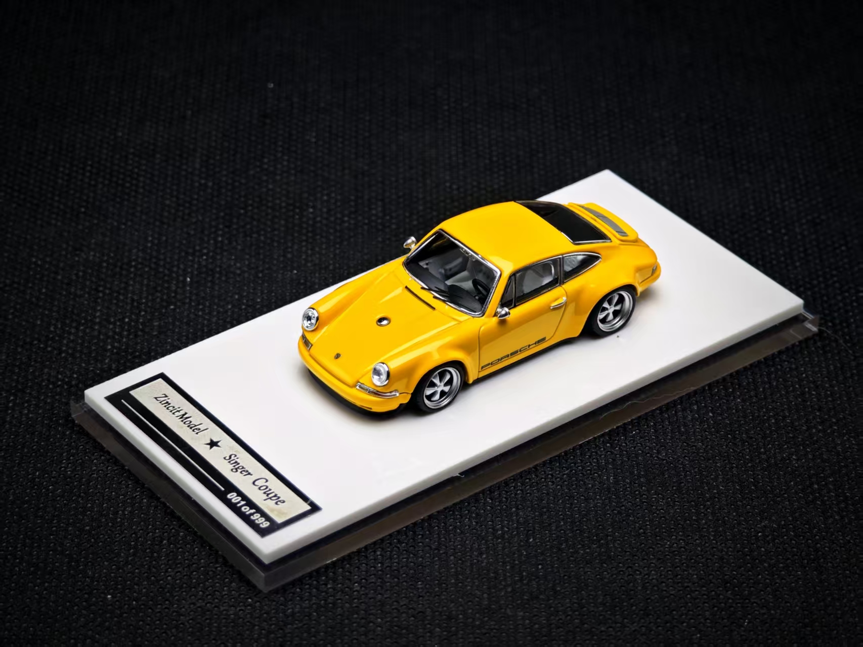 PRE ORDER : Zincit Model Singer 1/64 Diecast Model. 1. Coupe Model