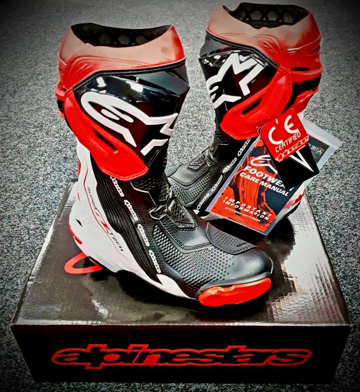 Kushitani Leather in alpinestars Supertech R 2020 Apr. in our