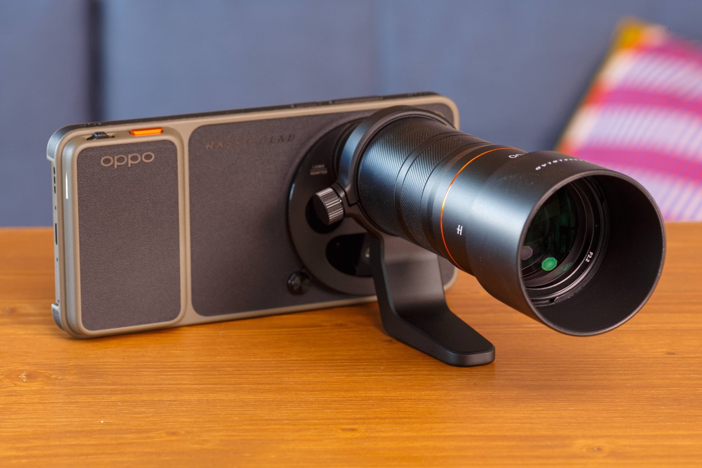 This is the OPPO Find X9 Ultra Hasselblad Earth Explorer Kit, a