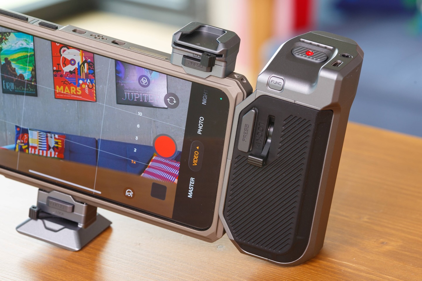 This is the OPPO Find X9 Ultra Hasselblad Earth Explorer Kit, a