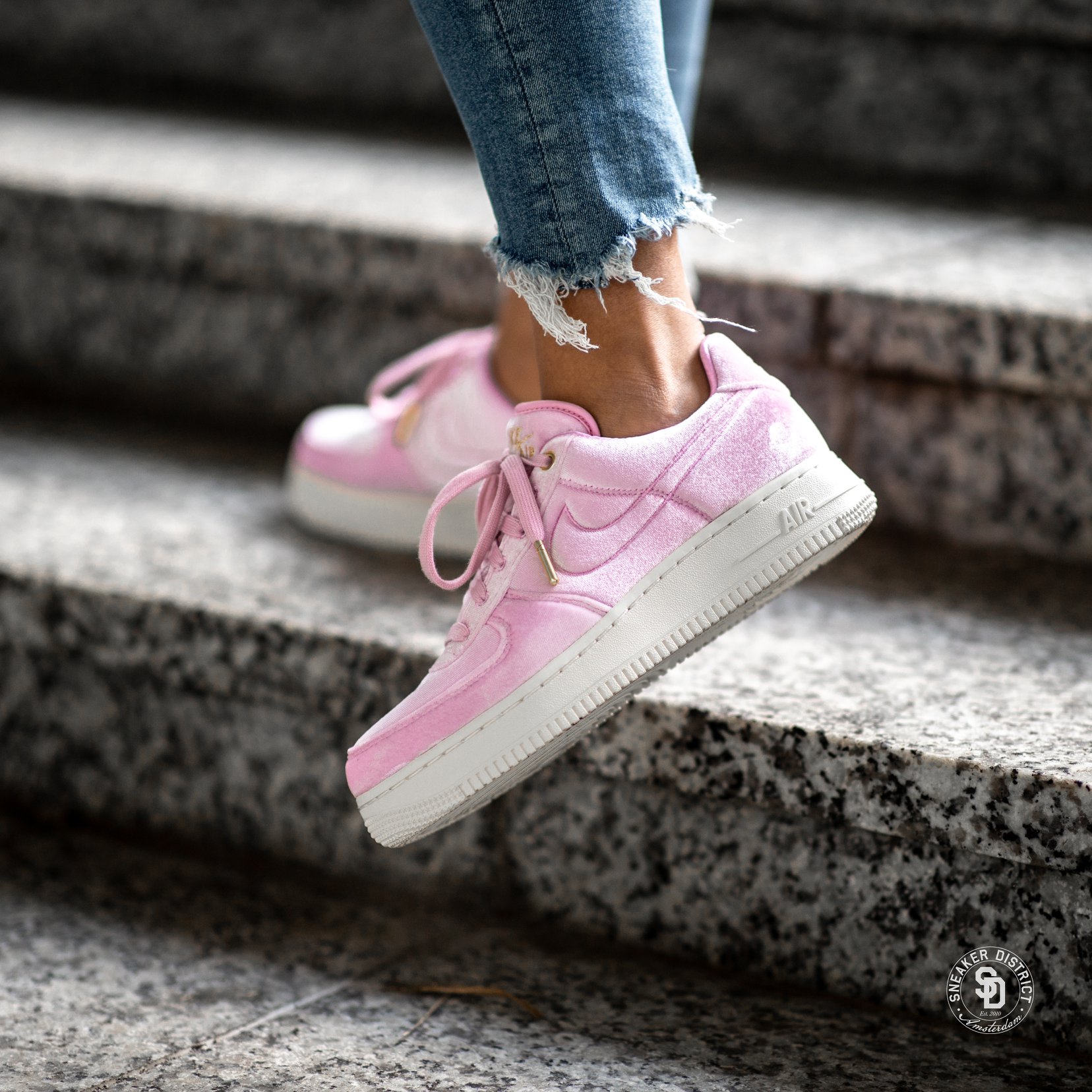 Low Air Force One Pink Velvet Nike Air Force 