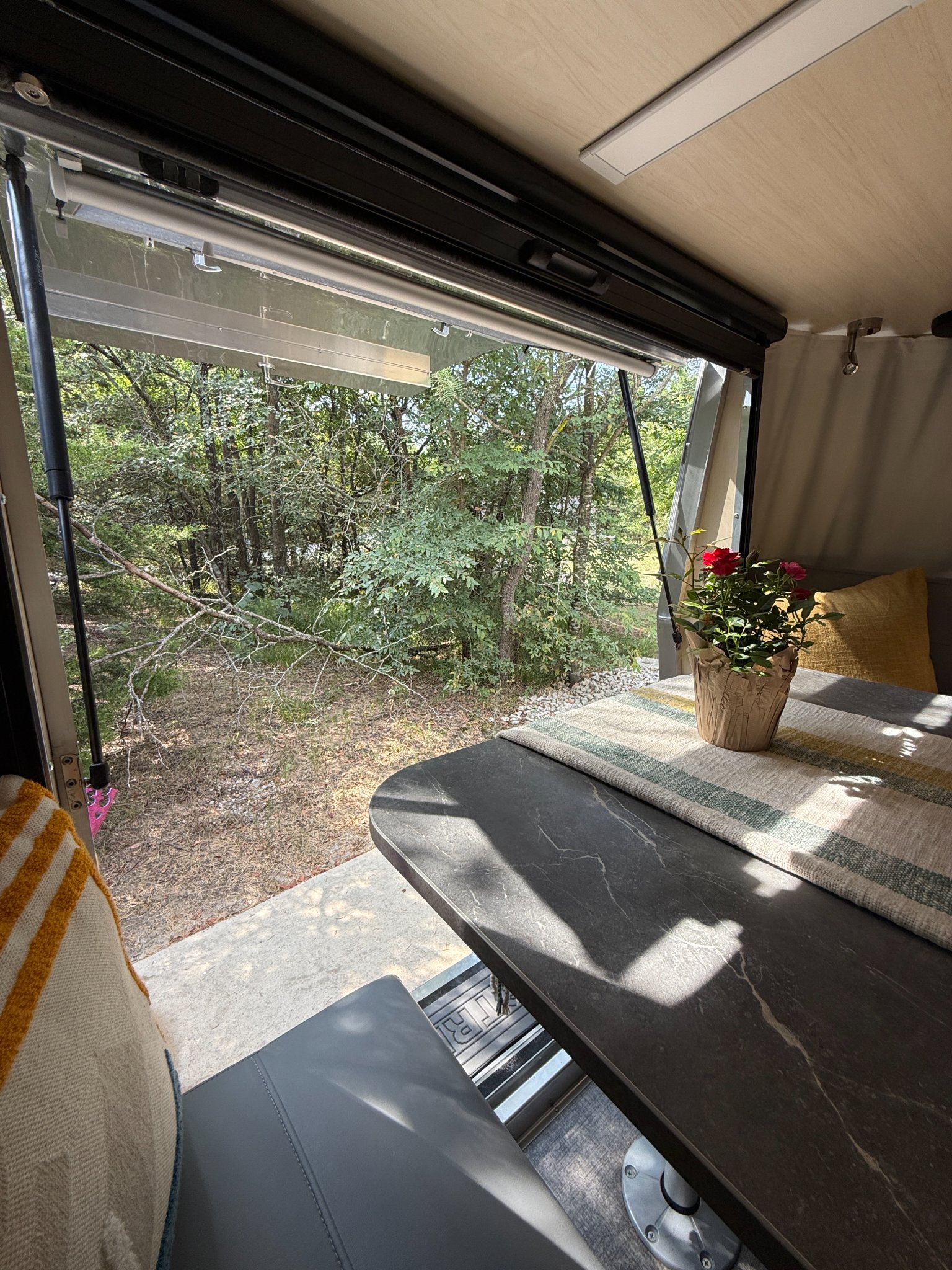 2024 Airstream Flying Cloud 25FB Twin w/ Rear Hatch – Turnkey Setup ...