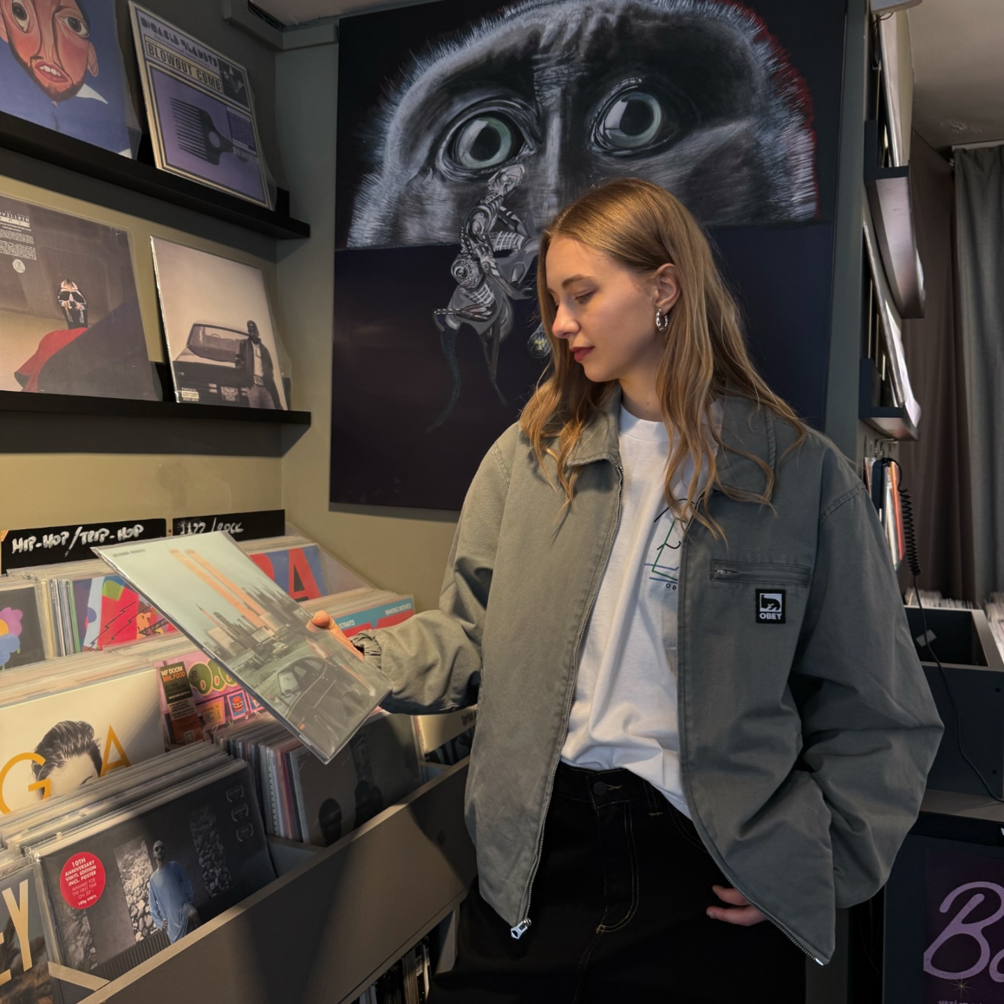 aktrecords —the place where you can get some vinyl and streetwear 