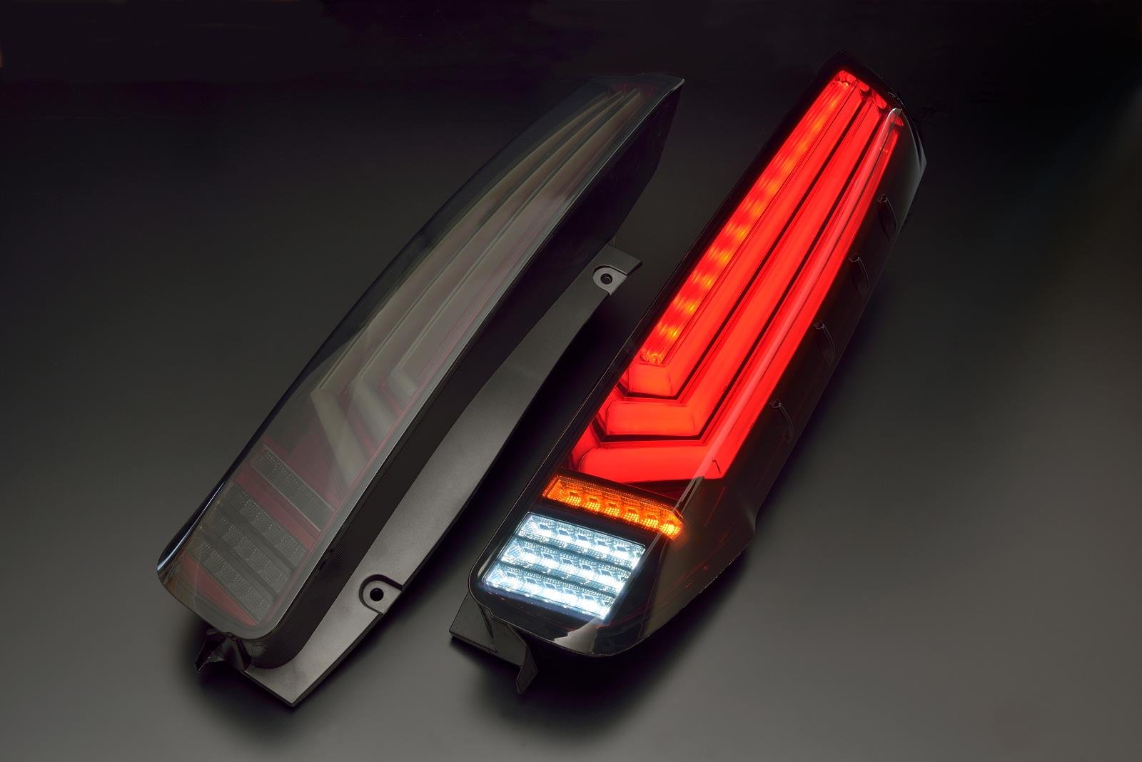 LED Brilliant Tail Lamp for 80 NOAH/VOXY/ESQUIRE ROWEN x Valenti 