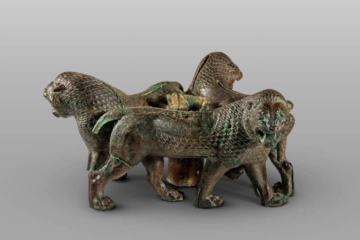 iran-bronze-base-possibly-for-an-incense-burner-it-was-excavated