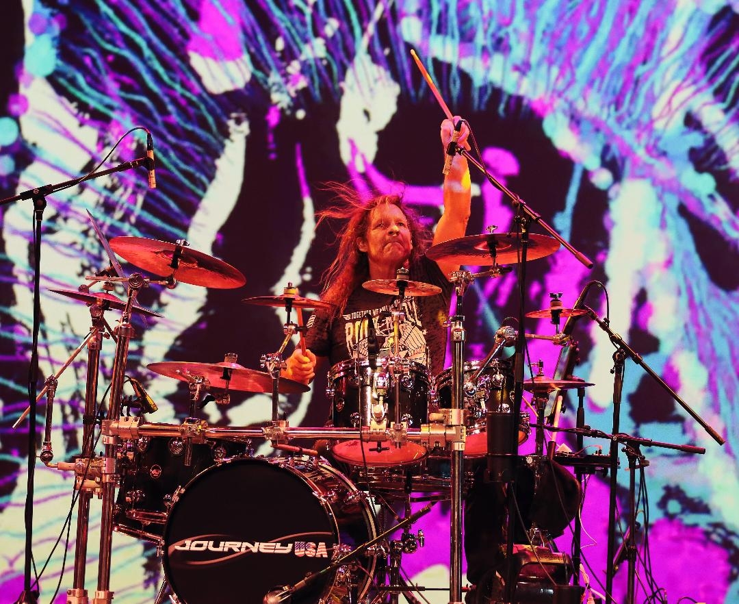 Keyboardist Eric Ragno added a... - Keyboardist Eric Ragno