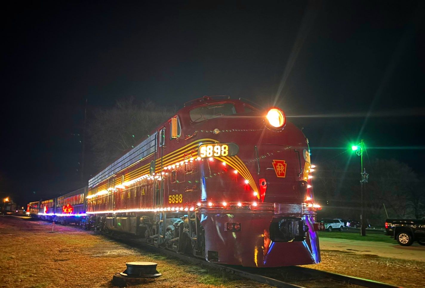 Iron - 🎄’Twas the night before Christmas, in the Jackson railroad yard ...