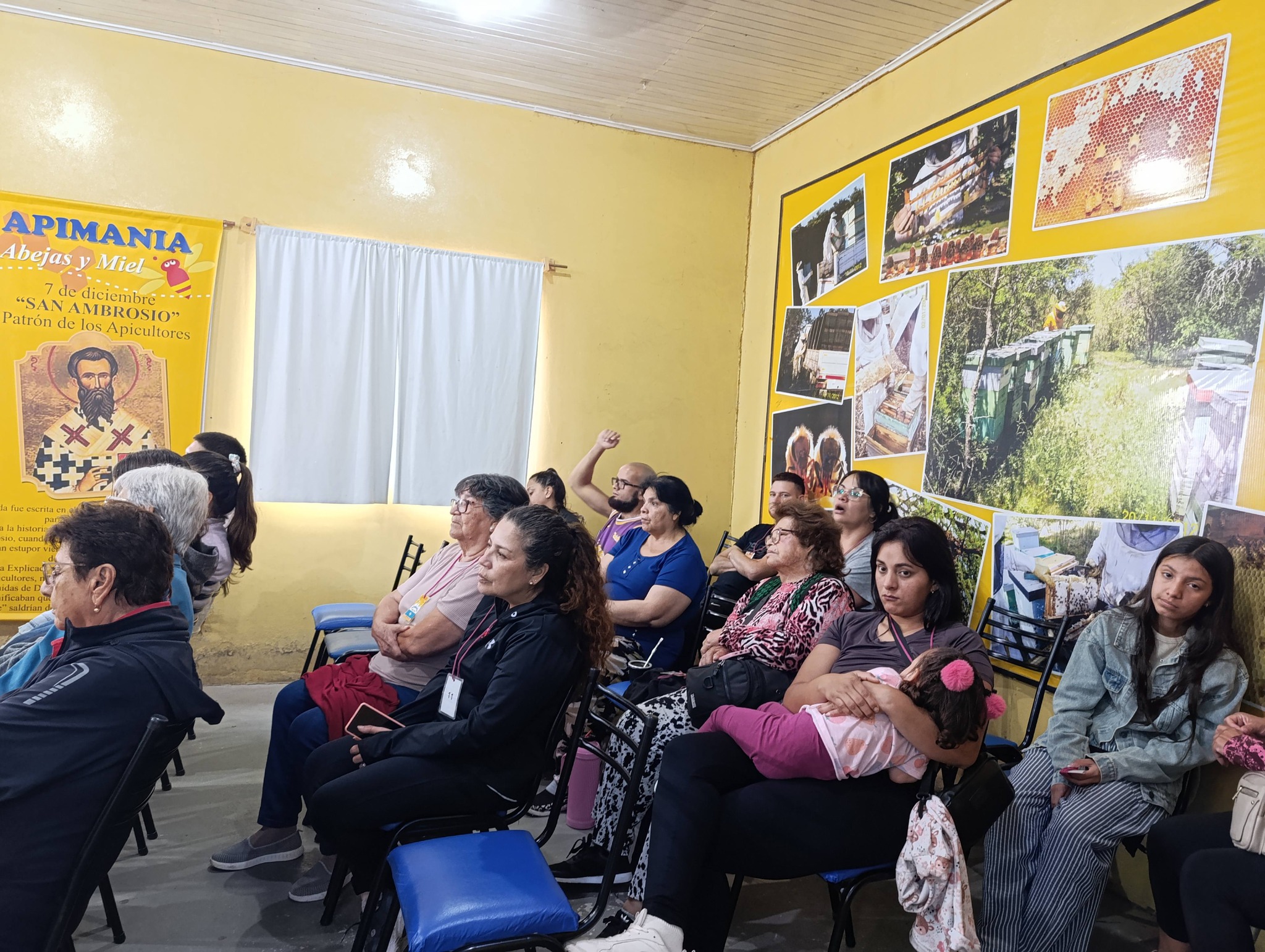 Apimania Abejas Y Miel added a... - Apimania Abejas Y Miel