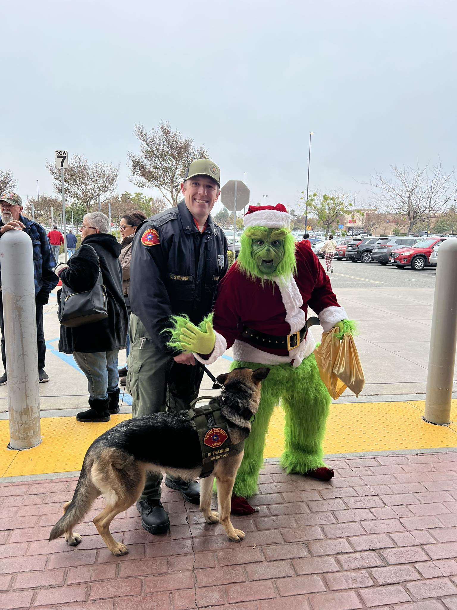 Kern County Sheriff's Office spreads holiday cheer with toy drive