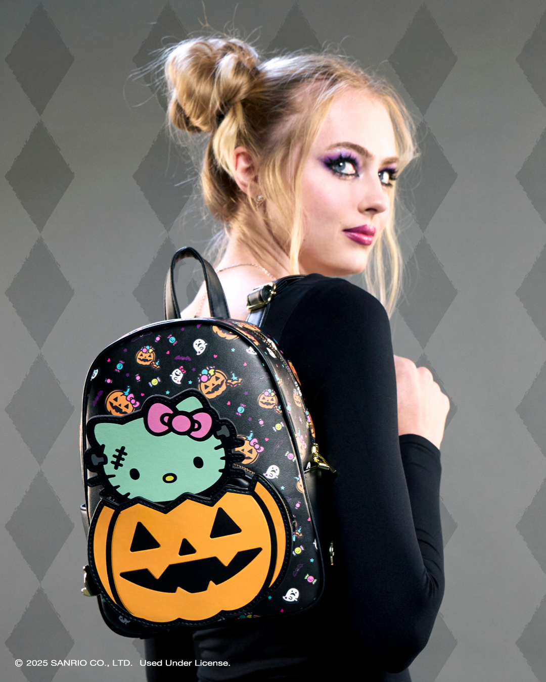 Hello Kitty - 