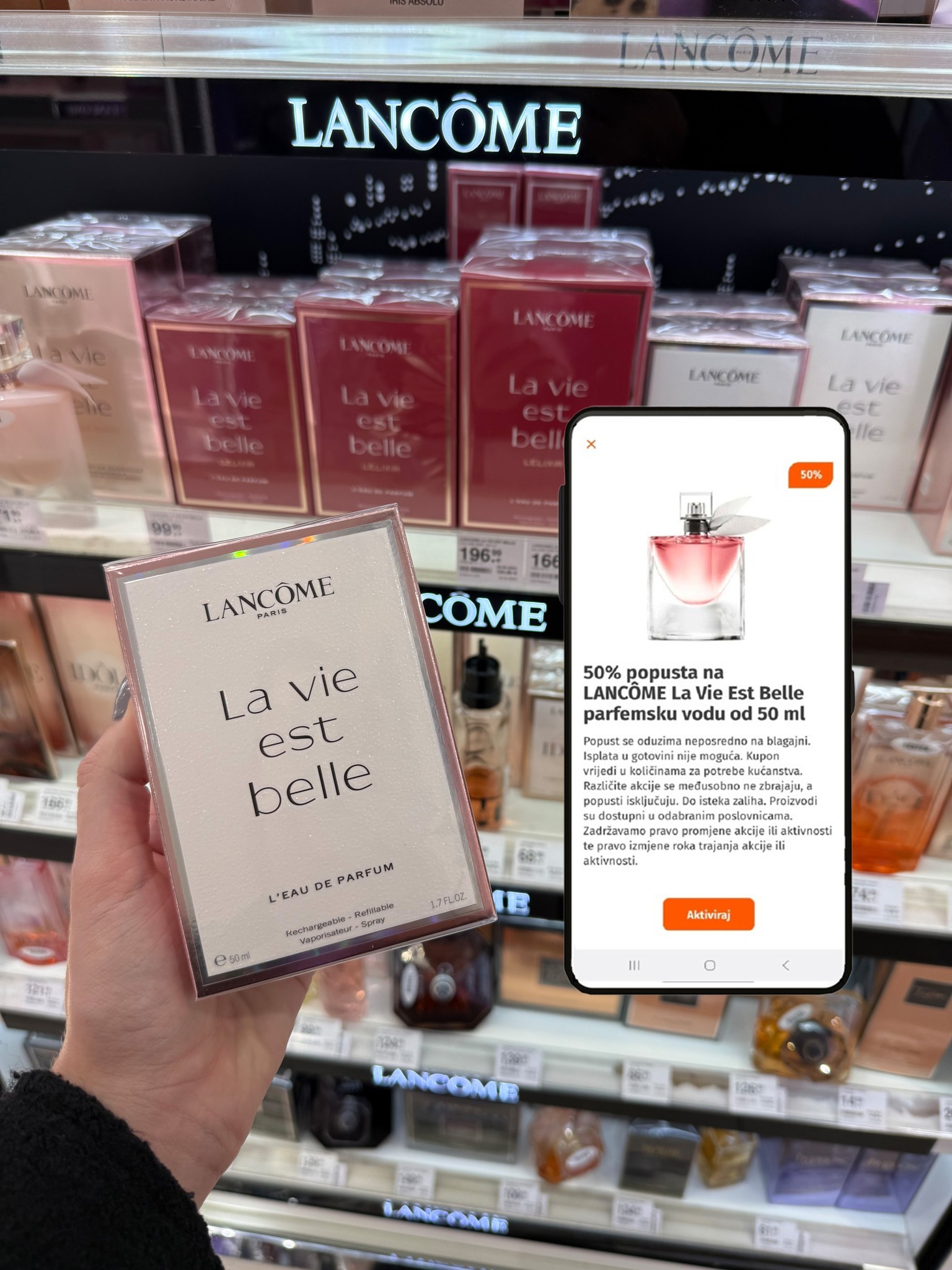 💗 Novi kupon u Müller aplikaciji! 💗 👉 Iskoristite čak 50% popusta na LANCOME La Vie Est Belle parfemsku vodu od 50 ml. ✨ Jednostavno aktivirajte kupon u aplikaciji i iskoristite popust