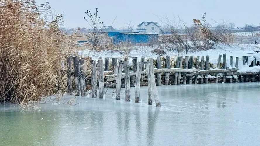 ️ The largest lake in Romania has frozen ️ Lake Razelm, the largest ...