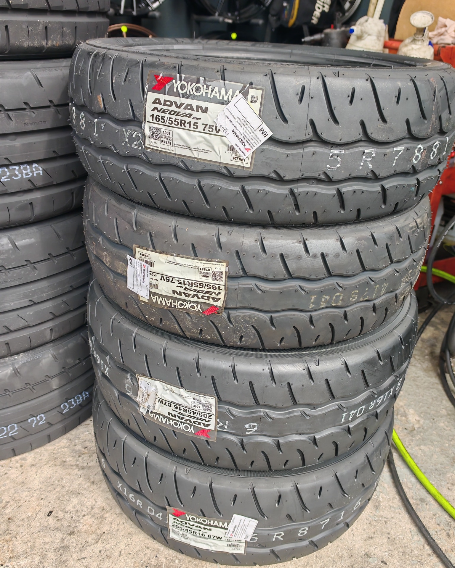 Yokohama ADVAN Neova Ad09 165/55/15 205/45/16 Threadwear 200