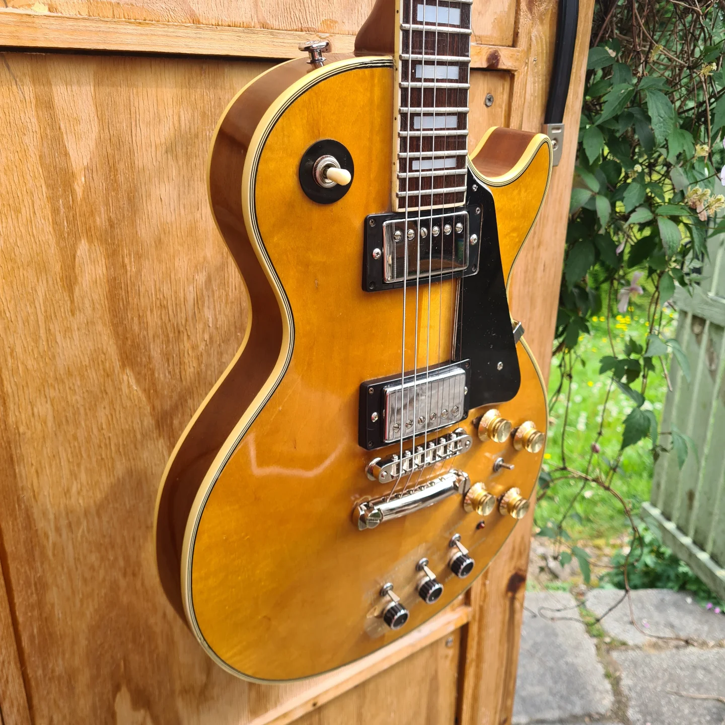 Restored Fresher FL-301 guitar from 1970s