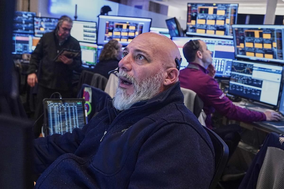 Yahoo News - U.S. stocks are off to their worst start of... | Facebook