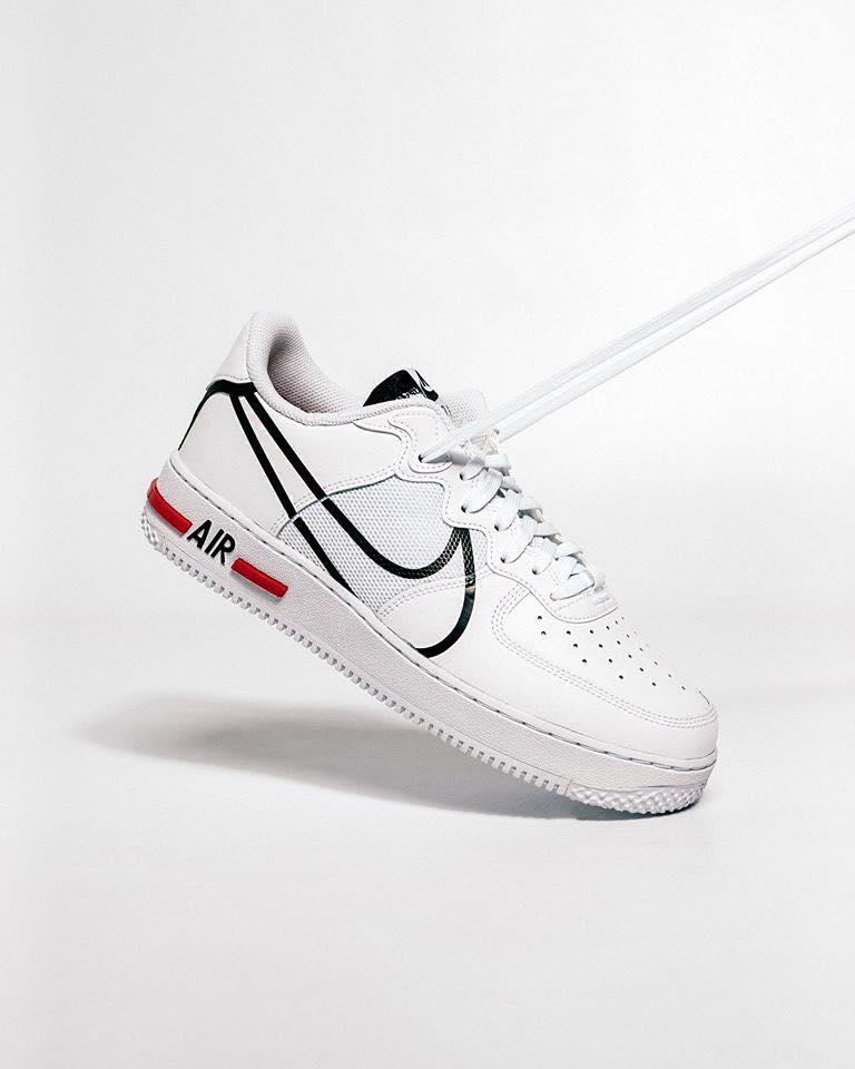 Nike ReactX rejuven8 🖤 available size: 40 41 42 43 44