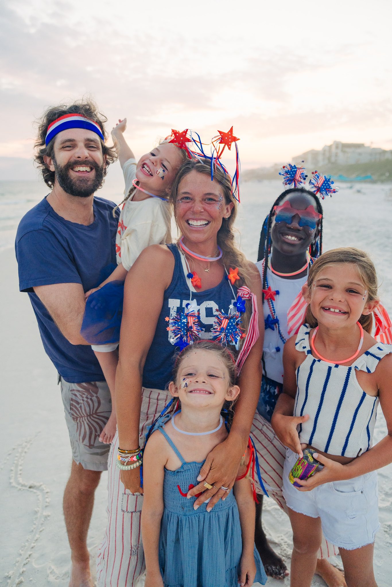 Thomas Rhett - Thomas Rhett added a new photo.