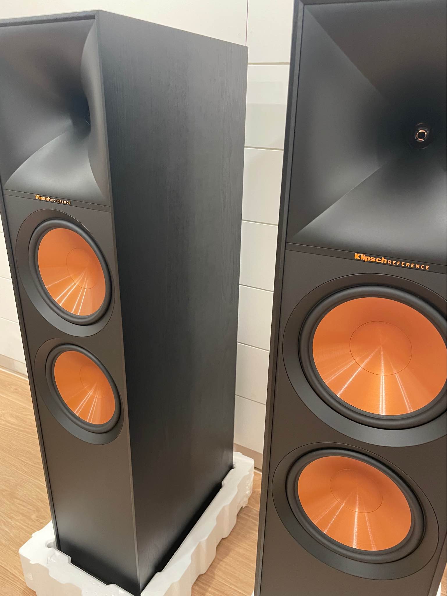 Klipsch R800F Speakers - Speakers & Subwoofers - Hamilton, Ontario ...