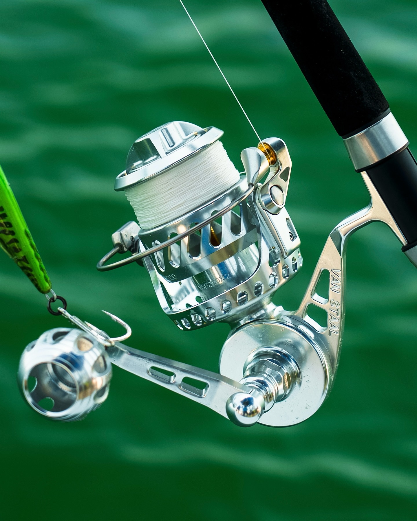 electric bottom fishing reels for sale Penn FTH30EL Fathom 30 Reel Size:1/4oz. 3/0 Hook The Seaborg 1800MJ has Update MC PowerPro 21102000500E Spectra Braided