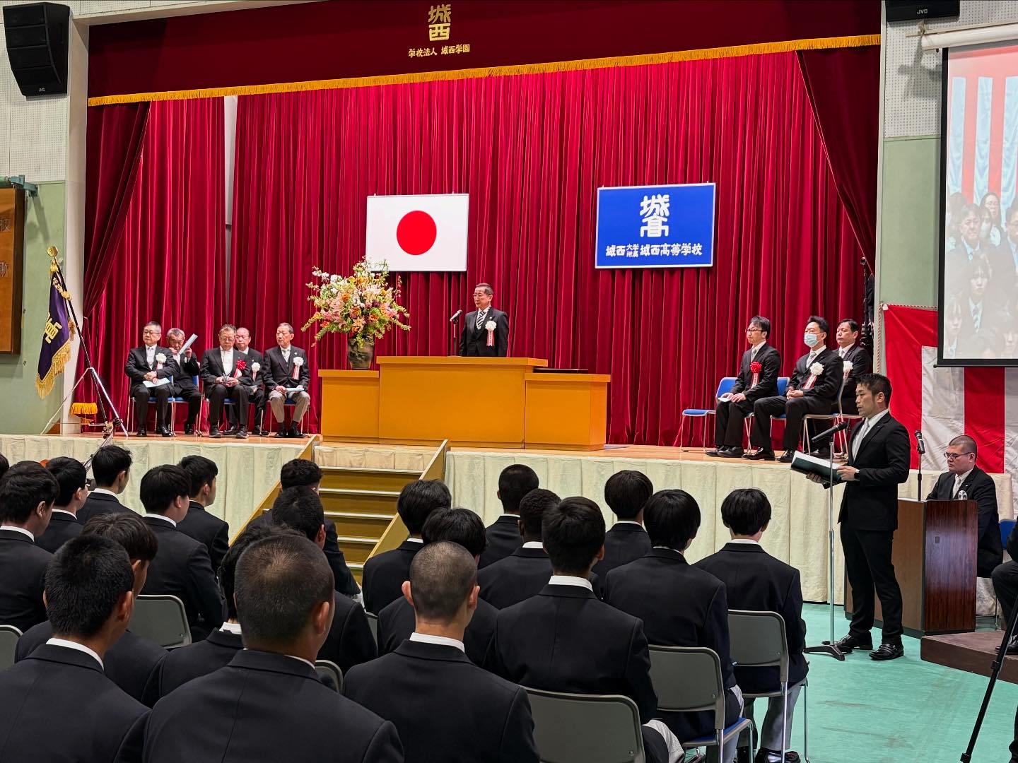 城西大学附属城西中学高等学校 - 2025(令和7)年度高校入学式が行われました🌸... | Facebook