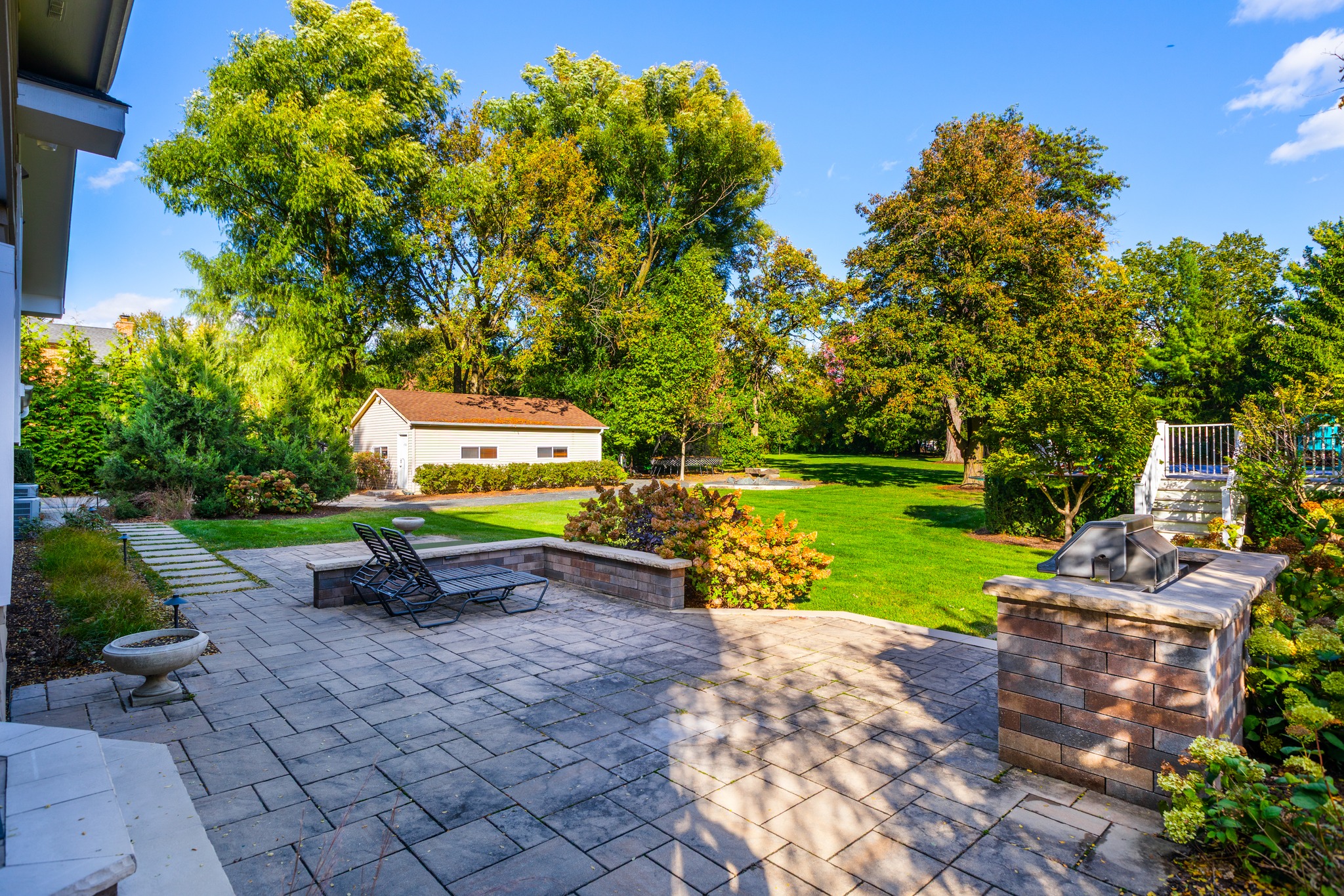 Monarque - 4733 Roslyn Rd | Downers Grove, IL 60515 Listed by Monarque ...