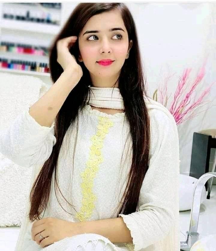 Sara xxx