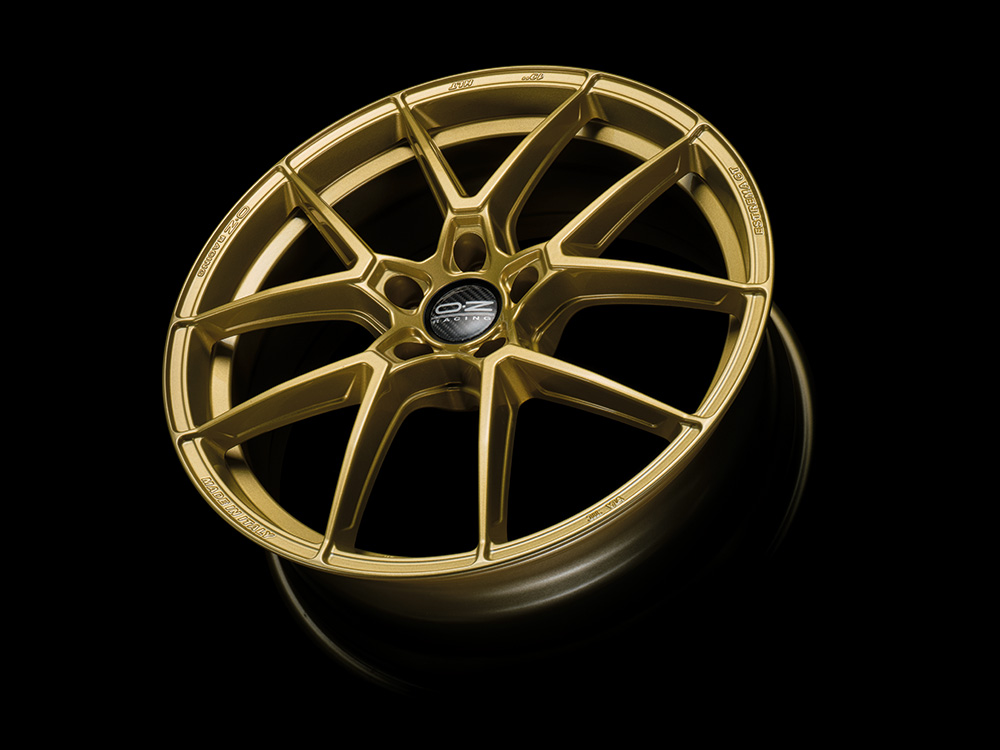 OZ Racing - Japan オーゼットジャパン株式会社 - OZ Montecarlo-HLT x Volvo V60 Cross ...