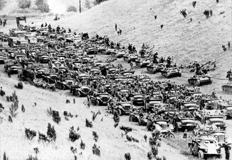 TankHistoria - The 7th Panzer Division, commanded by Generalmajor Erwin ...
