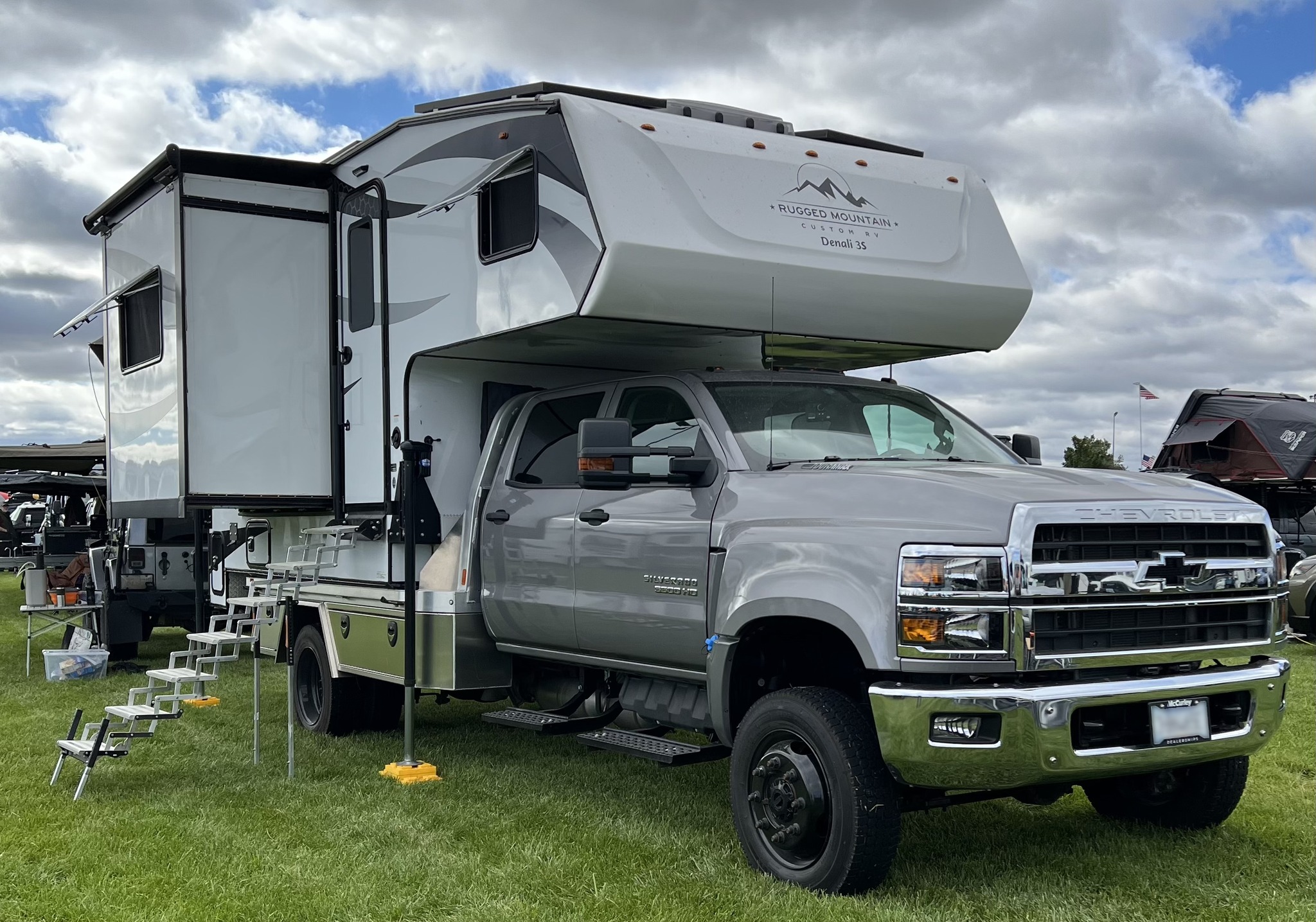 Best HD Pictures about  Real Pics Denali 3s Flatbed Camper Amazing  - No AI Images