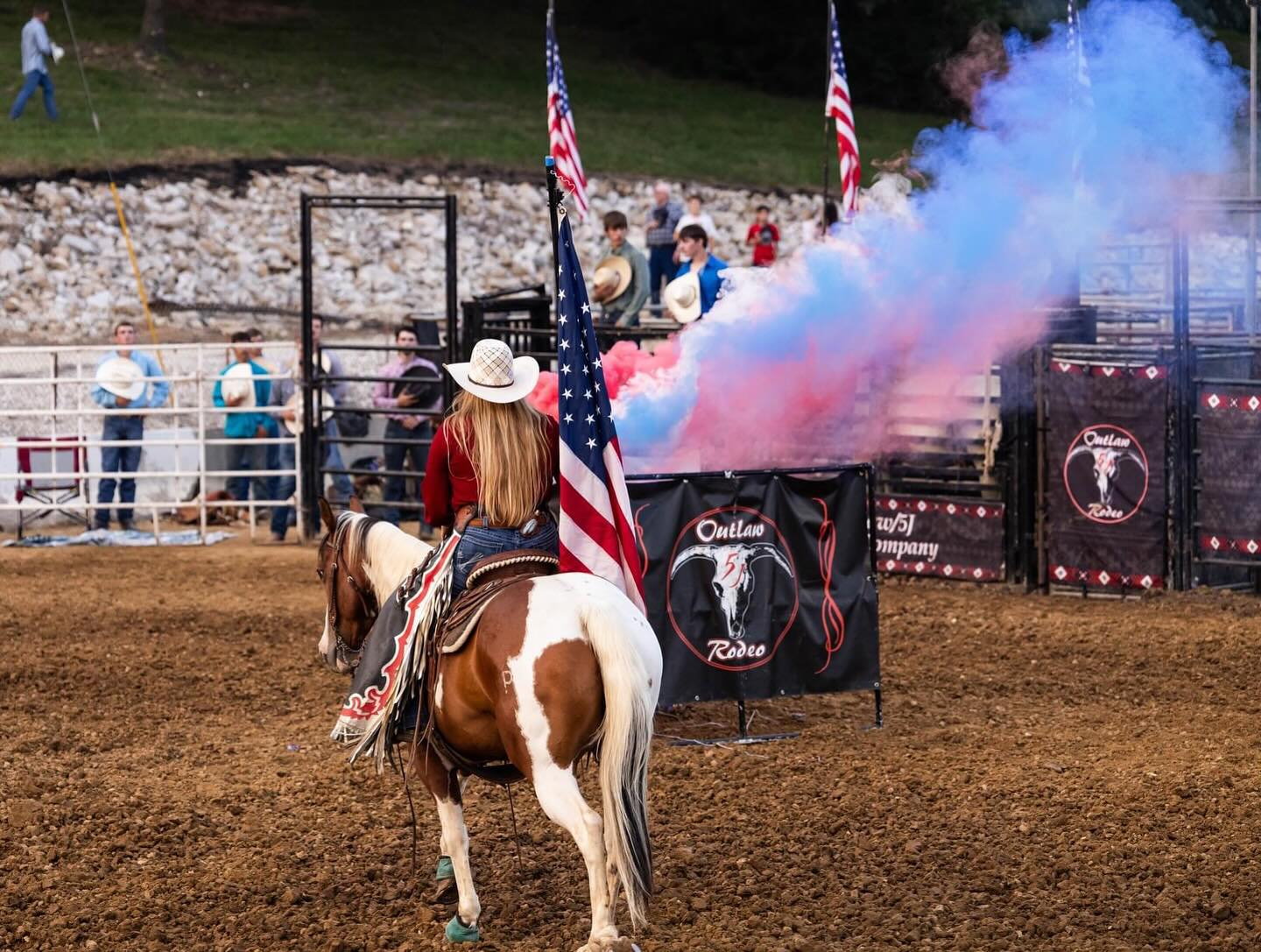 🇺🇸 🧨 Happy 4th of July from... - Outlaw/5J Rodeo Company | Facebook