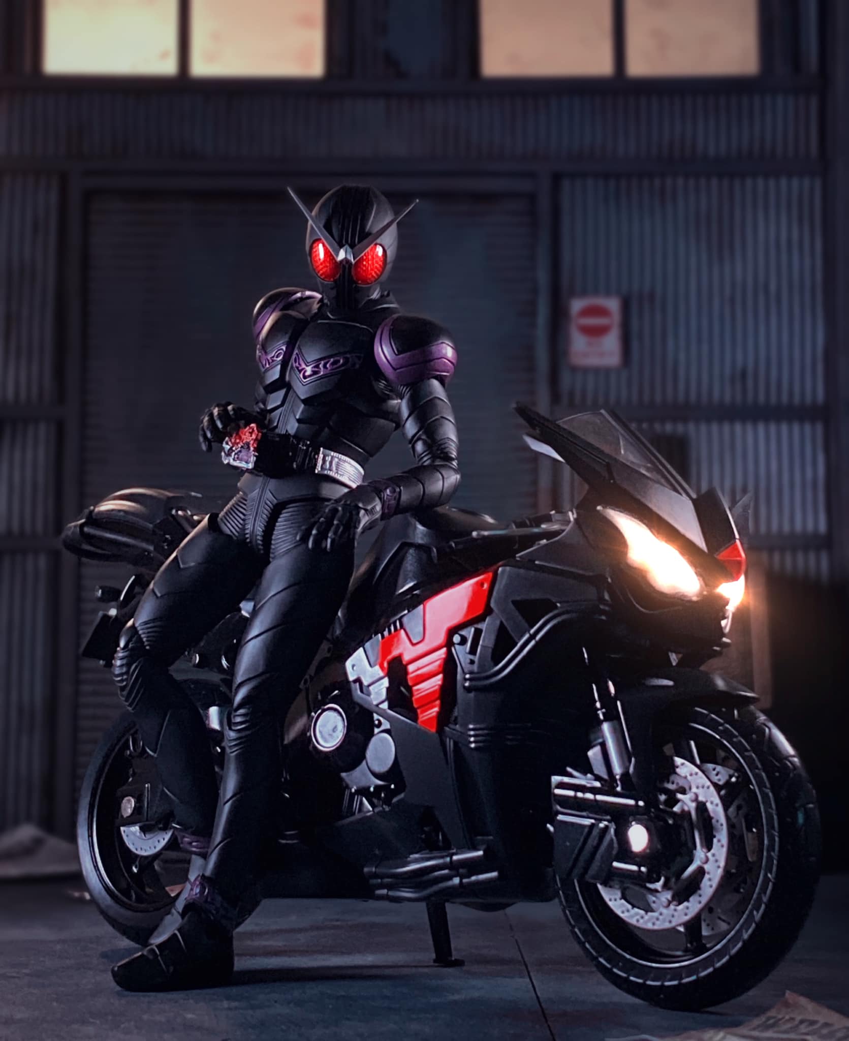 BIKE REVIEW SHF SKULLBOILDER First Version Like Kamen Rider W's