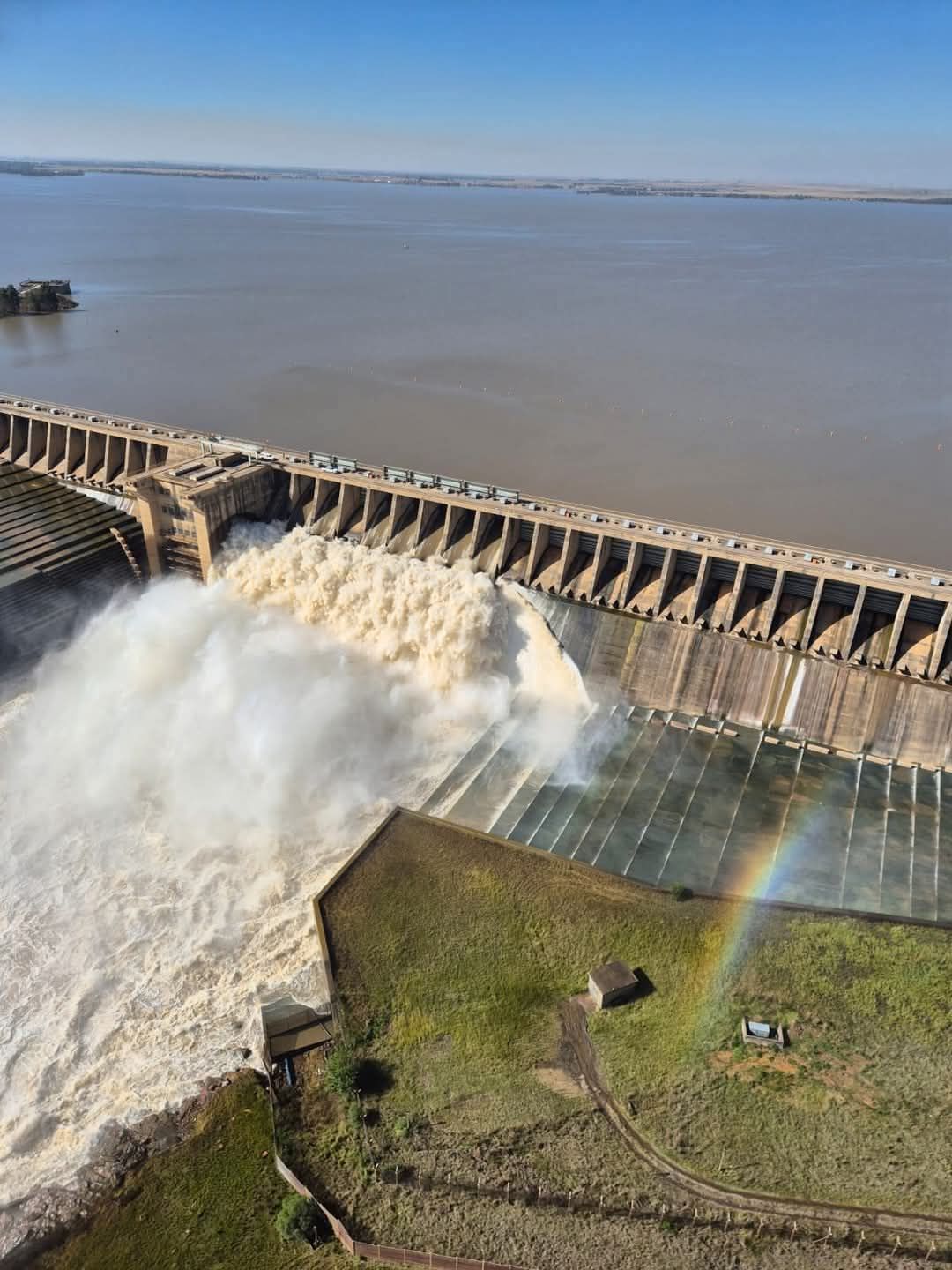 Afrikaners - *28-November-2025* *Vaal Dam* Level: *106.80%* *Inflow ...