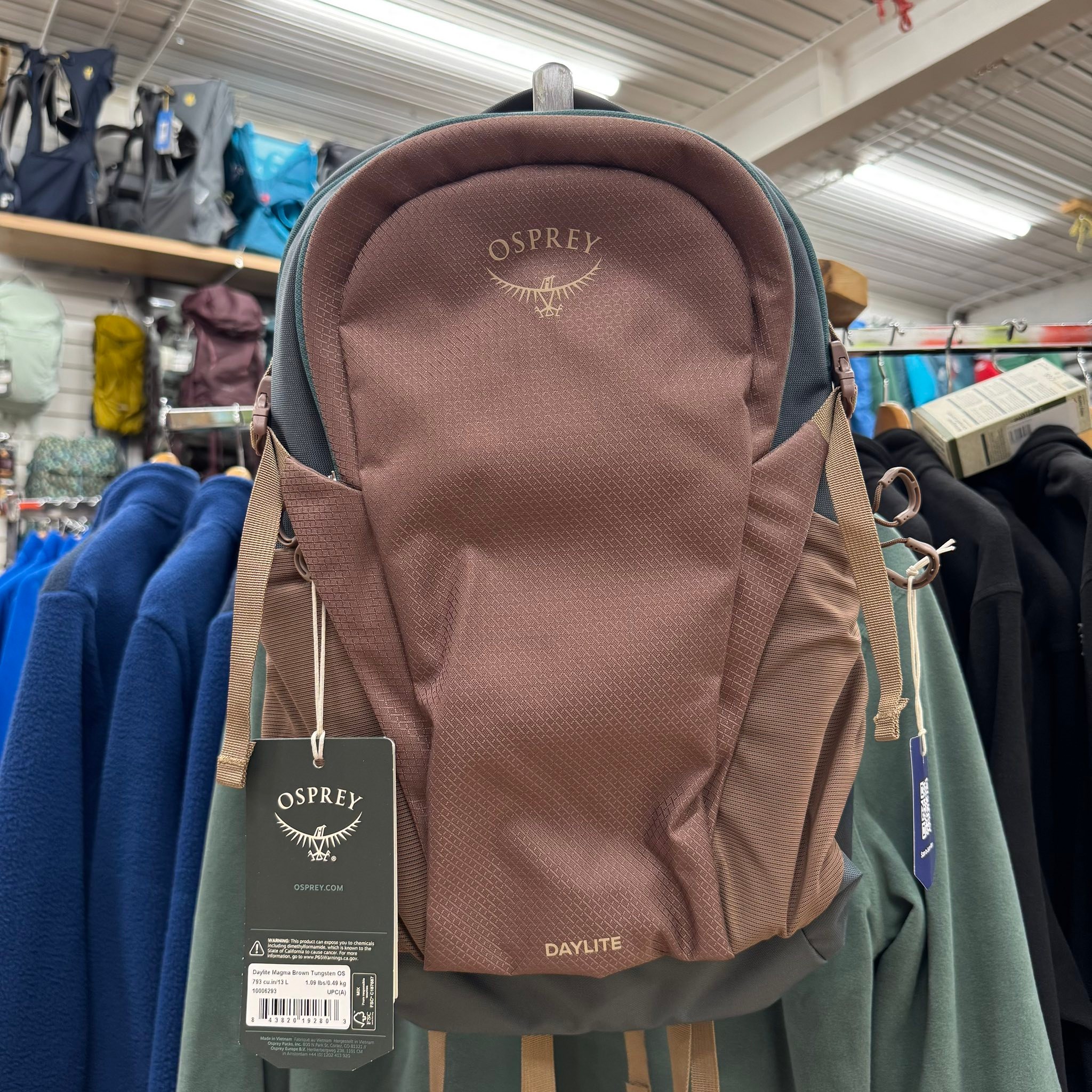 osprey backpack cancer warning Mira 34L Women's Hiking with Hydraulics Reservoir Are you a hiker looking for a spacious but light and comfortable backpack Osprey Proxima 30, Barley Brown