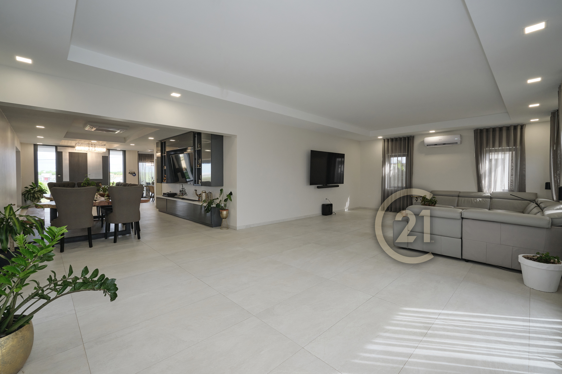 Century 21 Aruba Real... - Century 21 Aruba Real Estate
