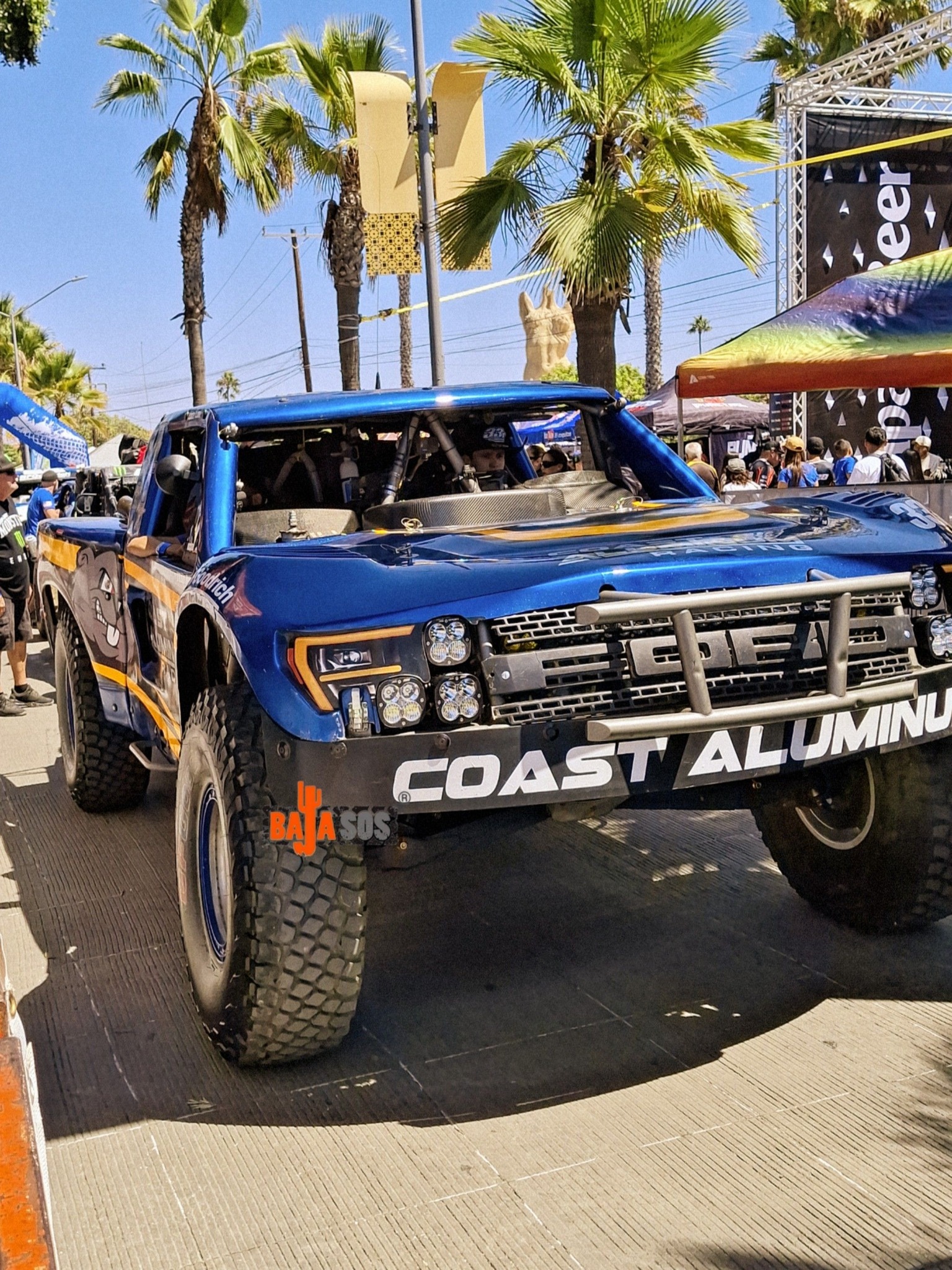 Baja - Hermoso Monstruo del Desierto Trophy Truck #33 Roberto Romo Jr ...