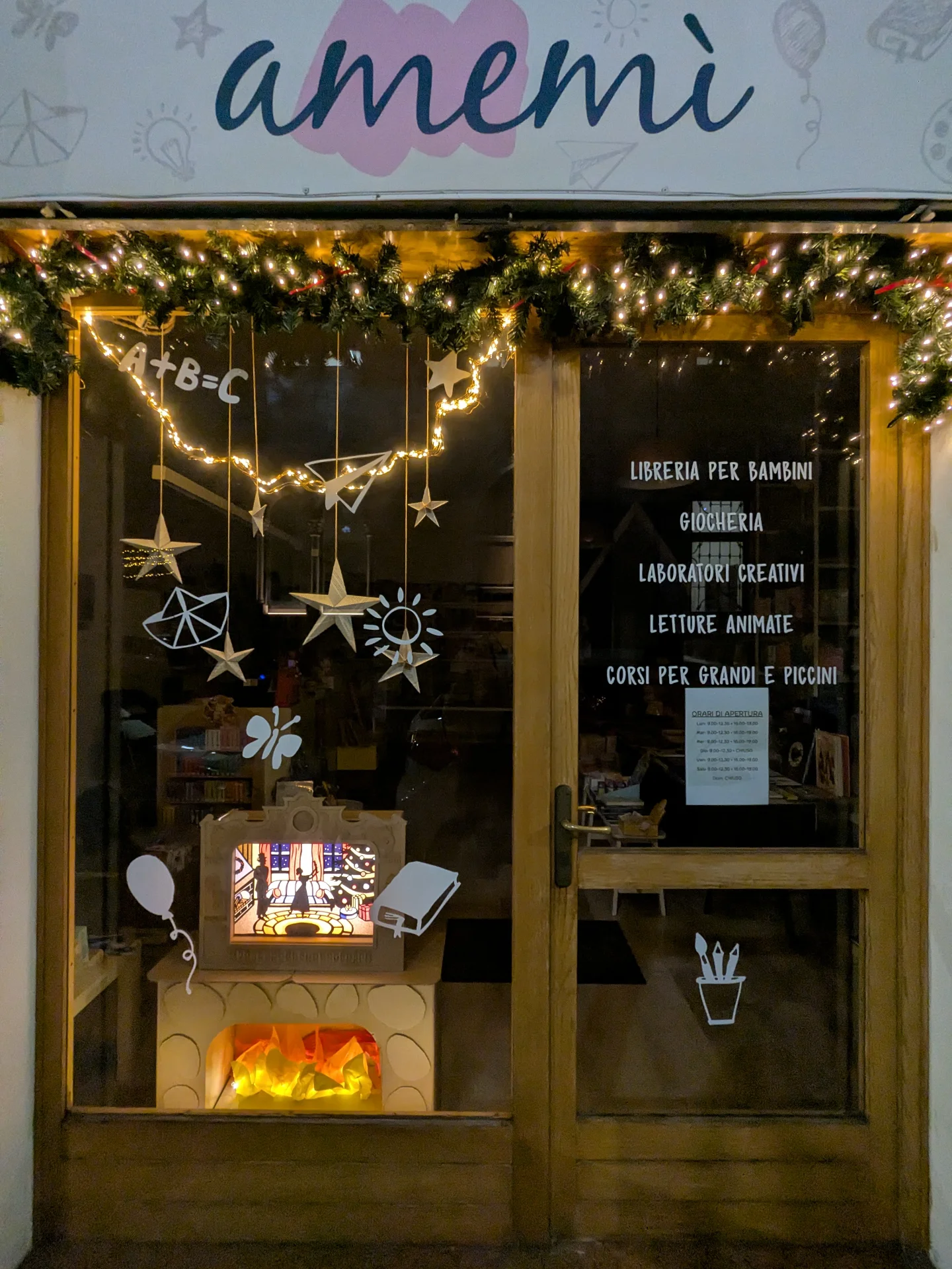 Amemi Libreria - 🎄 𝗜𝗹 𝗡𝗮𝘁𝗮𝗹𝗲 𝗶𝗻 𝗹𝗶𝗯𝗿𝗲𝗿𝗶𝗮... ...quest'anno... | Facebook