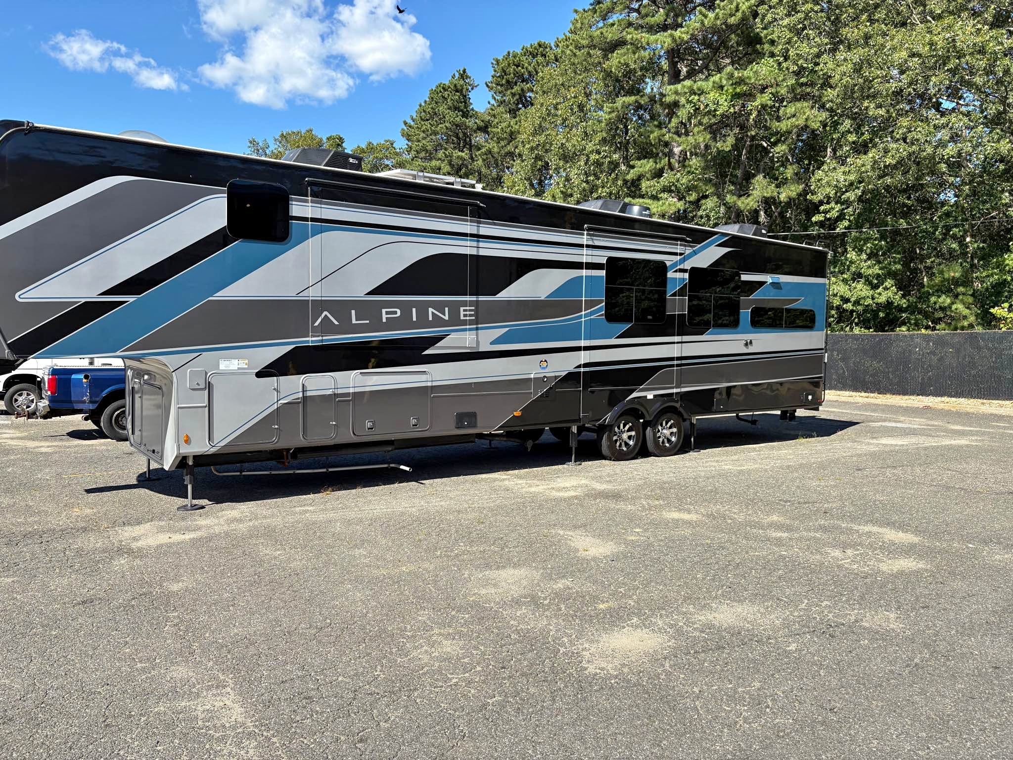 2024 Keystone Alpine