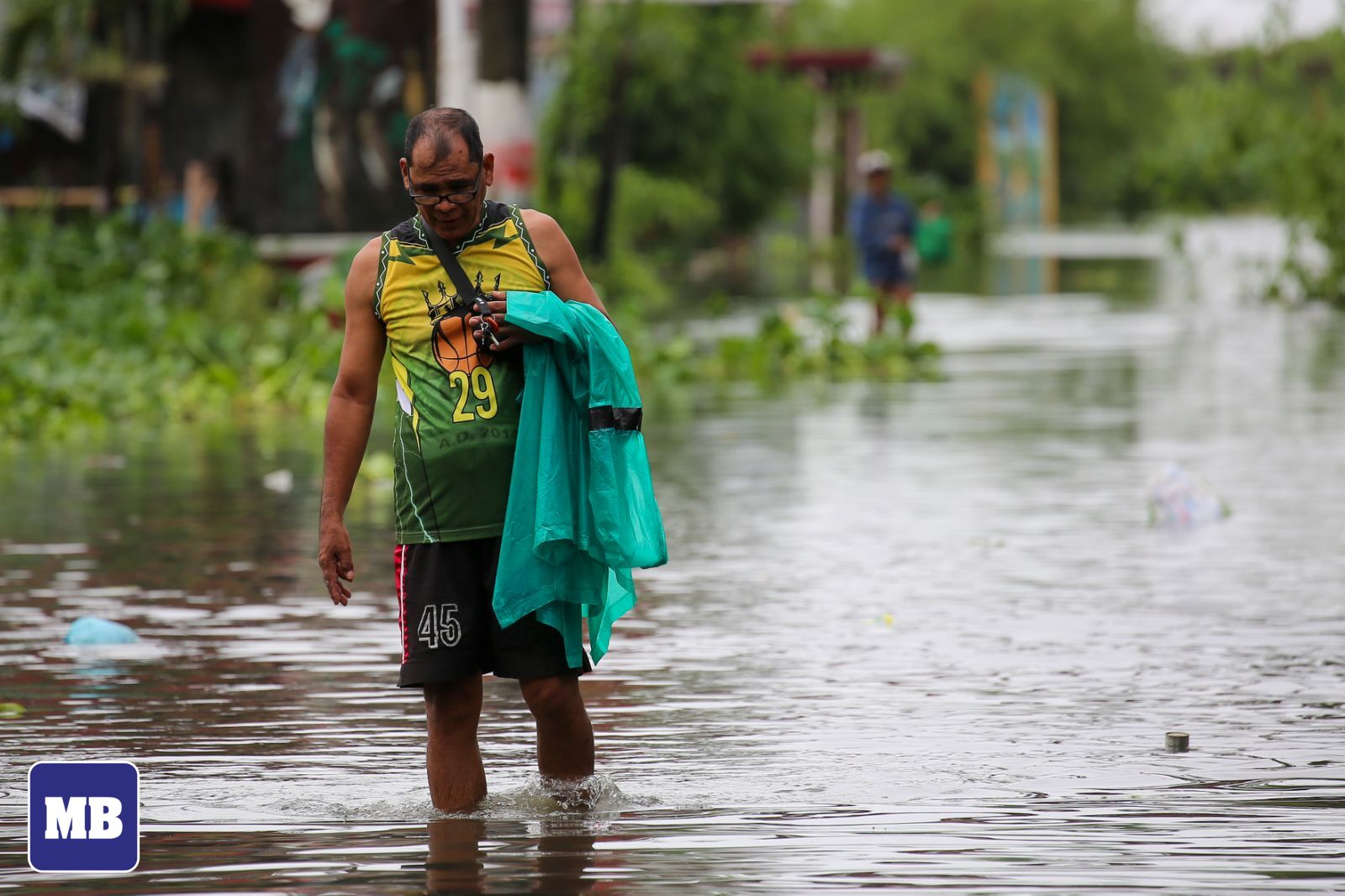 MANILA BULLETIN - LOOK: Residents of Angono, Rizal, wade... | Facebook