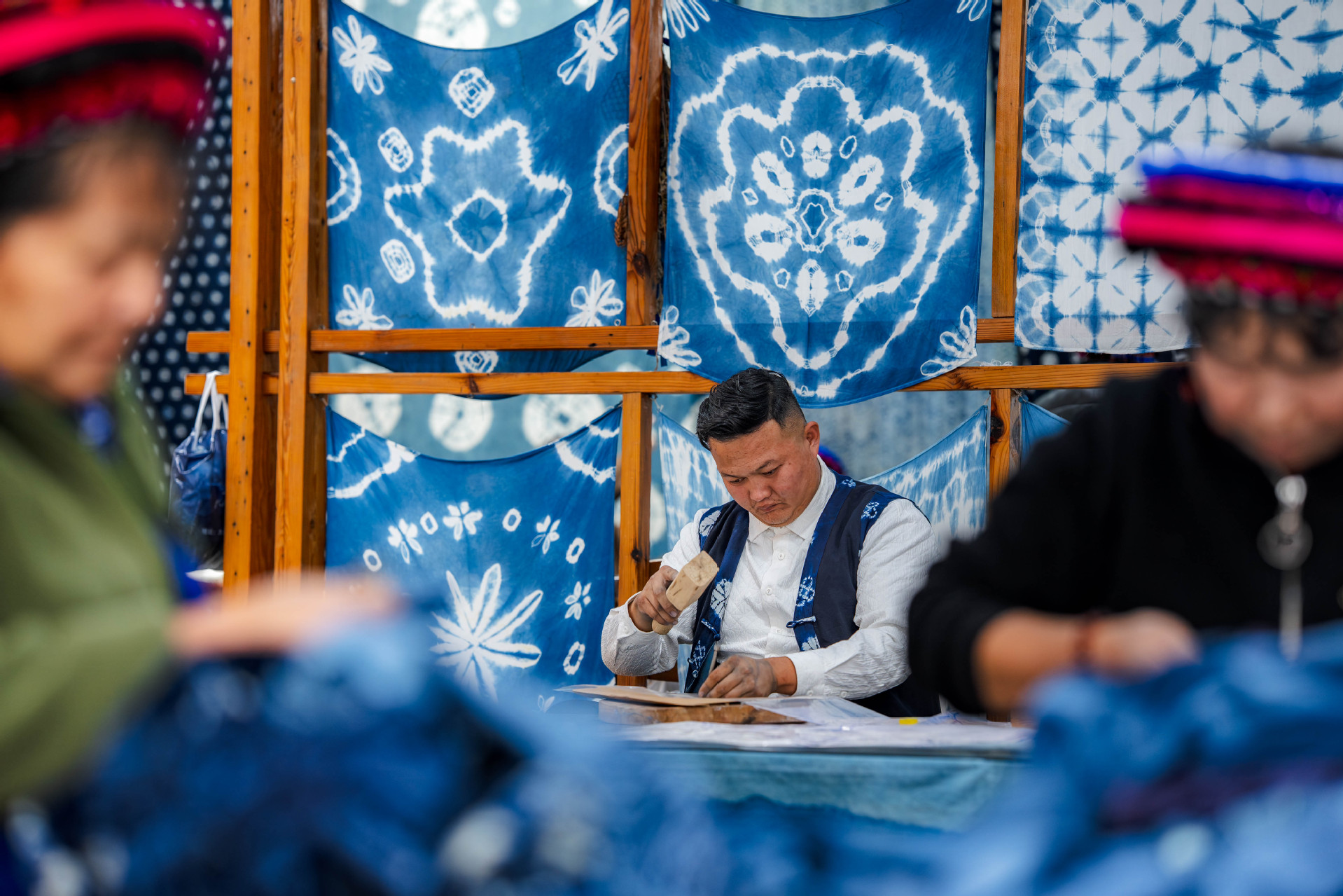 Known as the hometown of the tie-dye technique of Bai ethnic group 