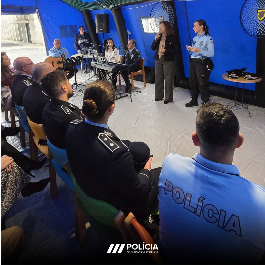 PSP - Comando Regional dos Açores - Entrega dos cabazes, na Ilha de ...