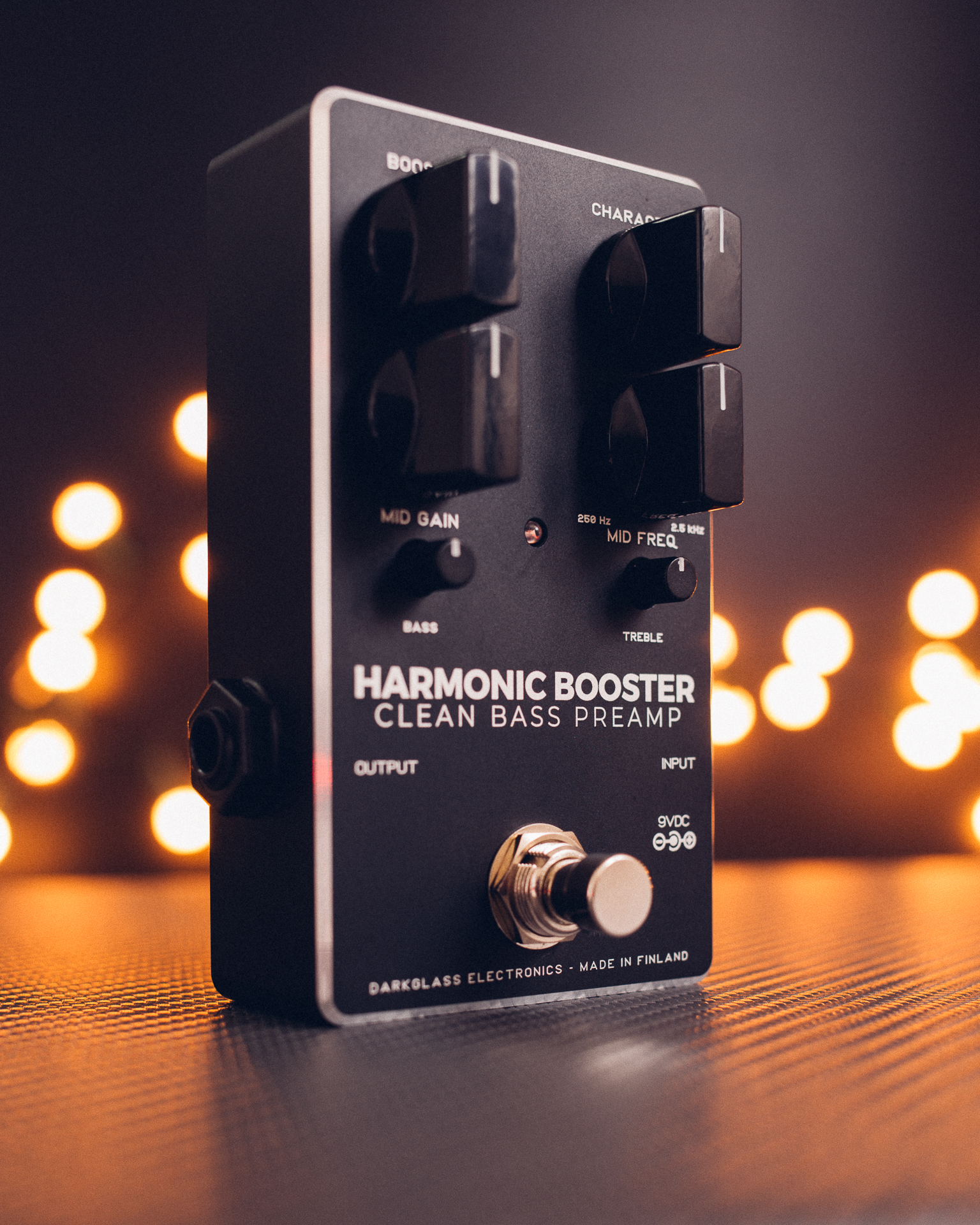 Darkglass Harmonic Booster Clean Bass preamplifier pedal review