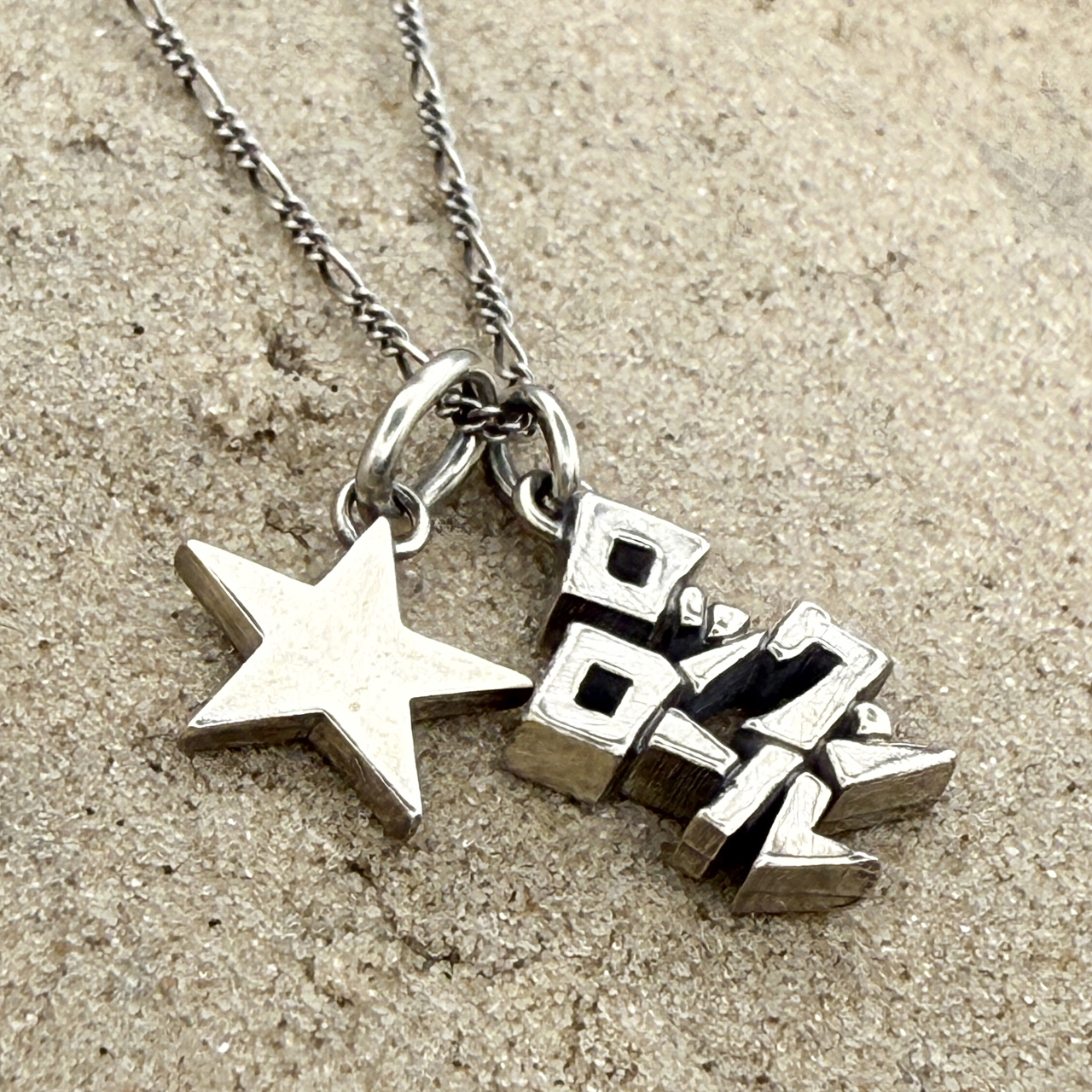 鍵　鎖　ネックレス ビッグブラックマリア　シルバーアクセサリー　925