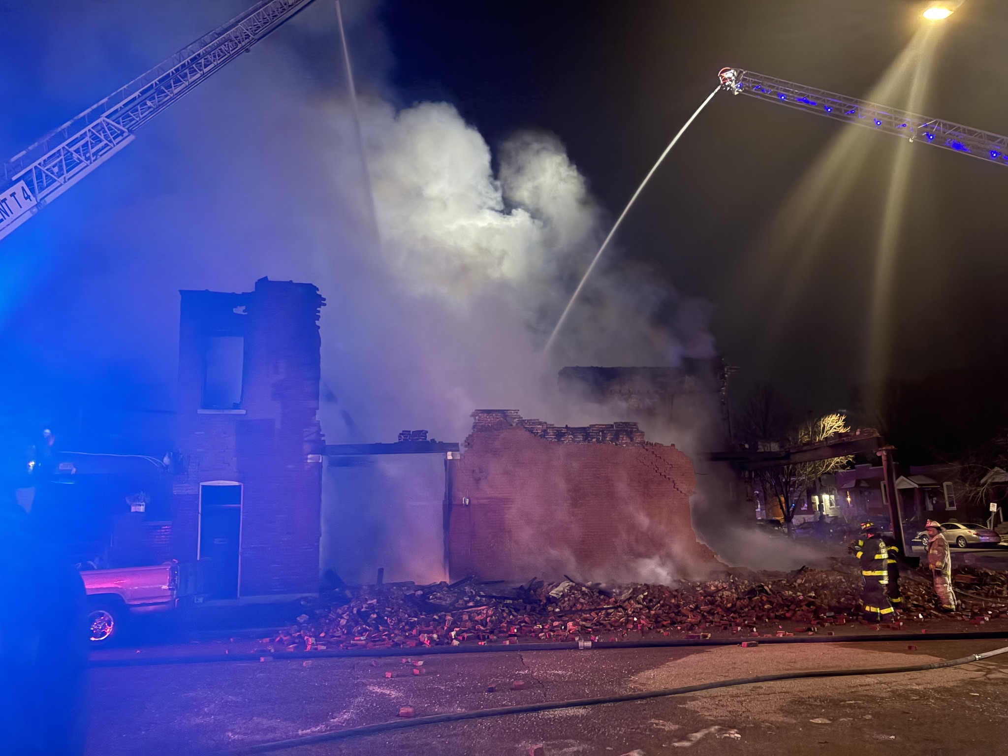 KMOV - Breaking Overnight: Crews are responding to a fire... | Facebook
