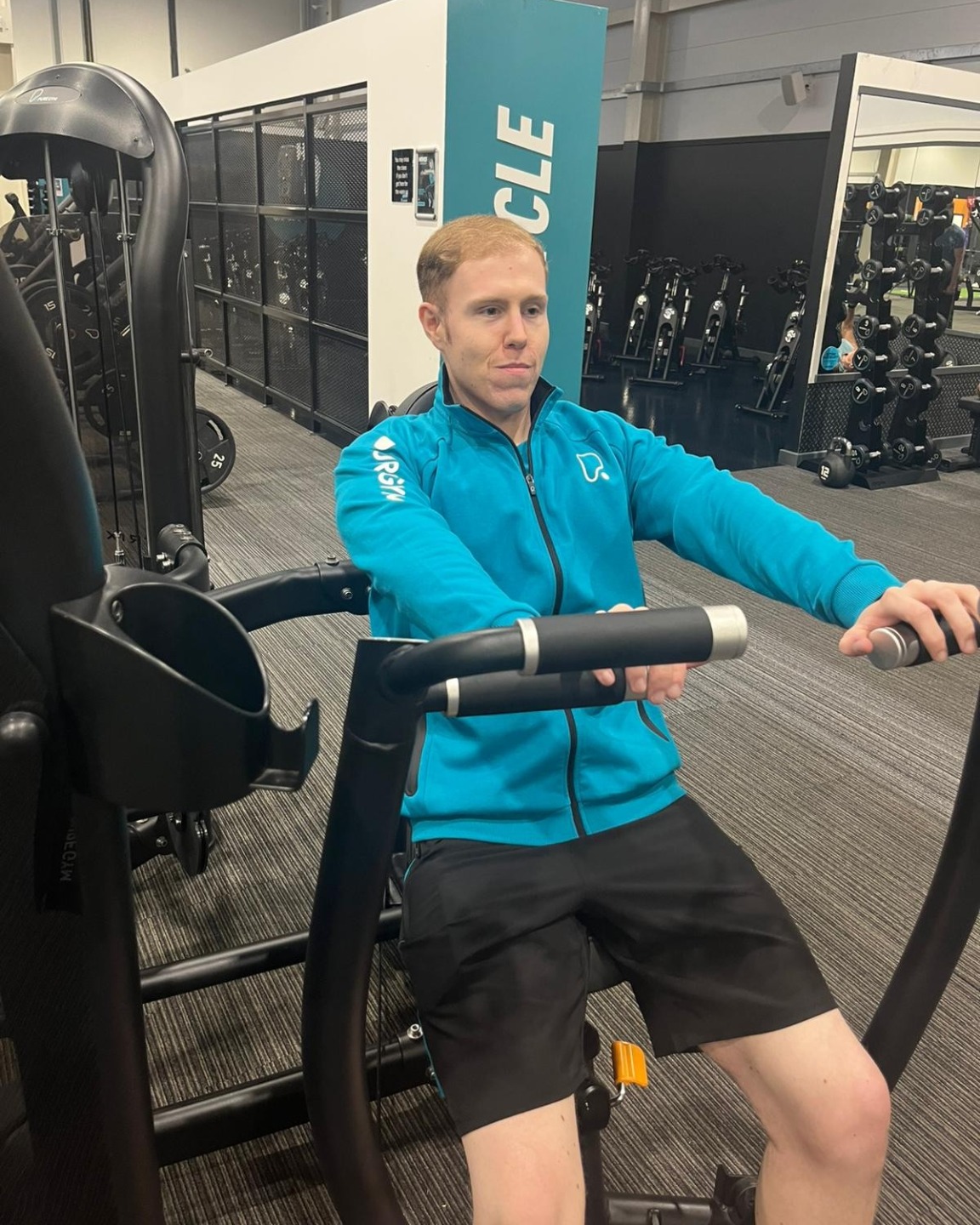 PureGym - 💪 Seated Chest Press Machine 💪 🔧 Machine Setup 🔵 Adjust the ...